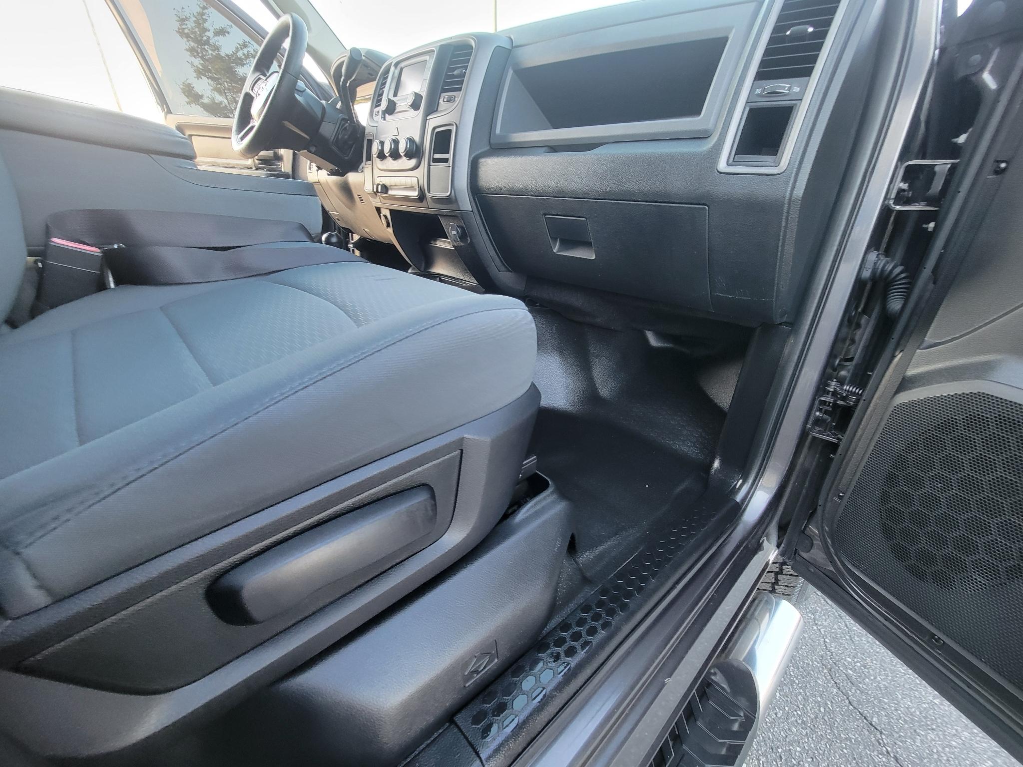 RAM 3500 4WD Crew Cab 169" Tradesman 2015