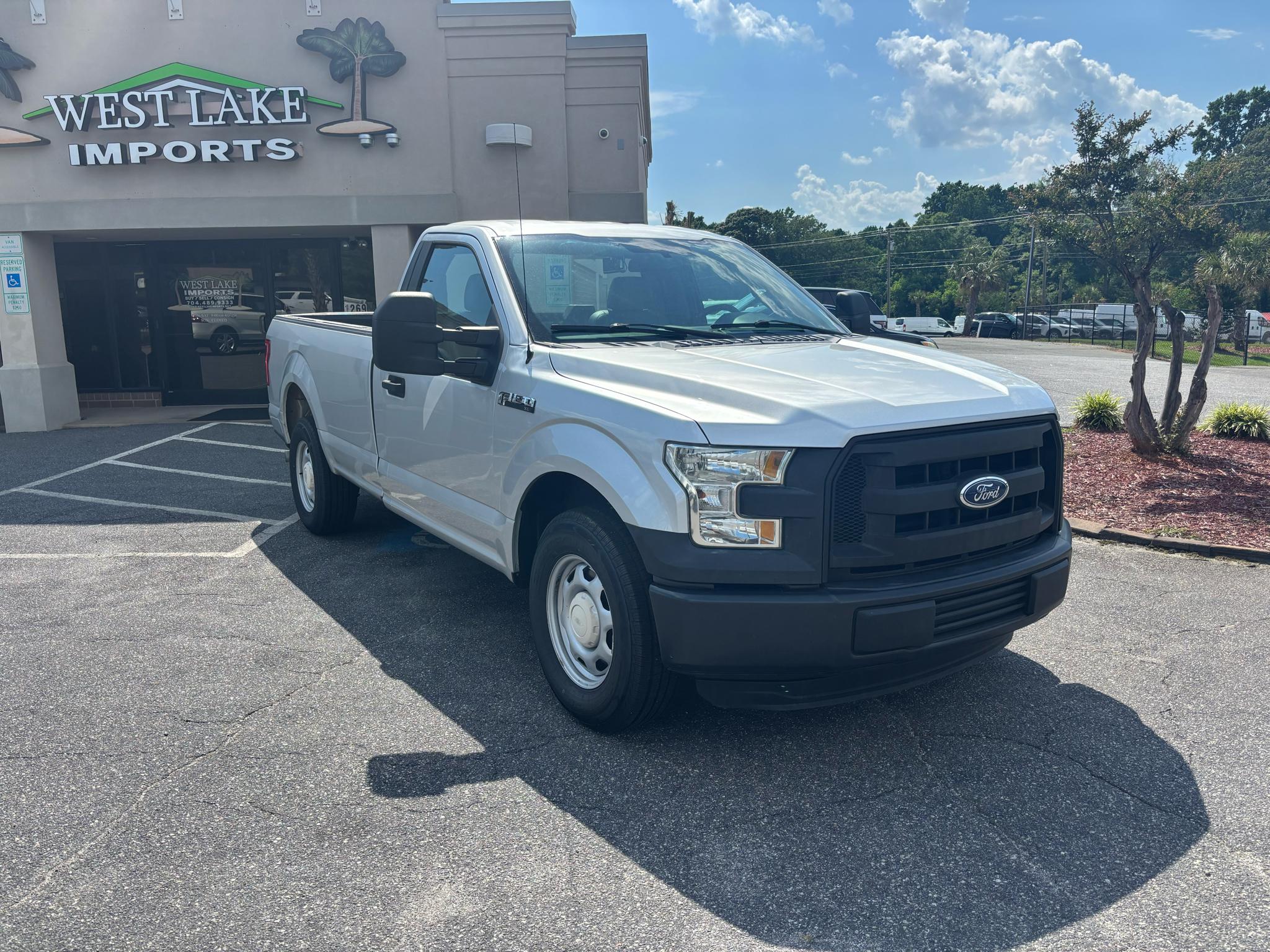 Ford F-150 2WD Reg Cab 141" XLT 2016