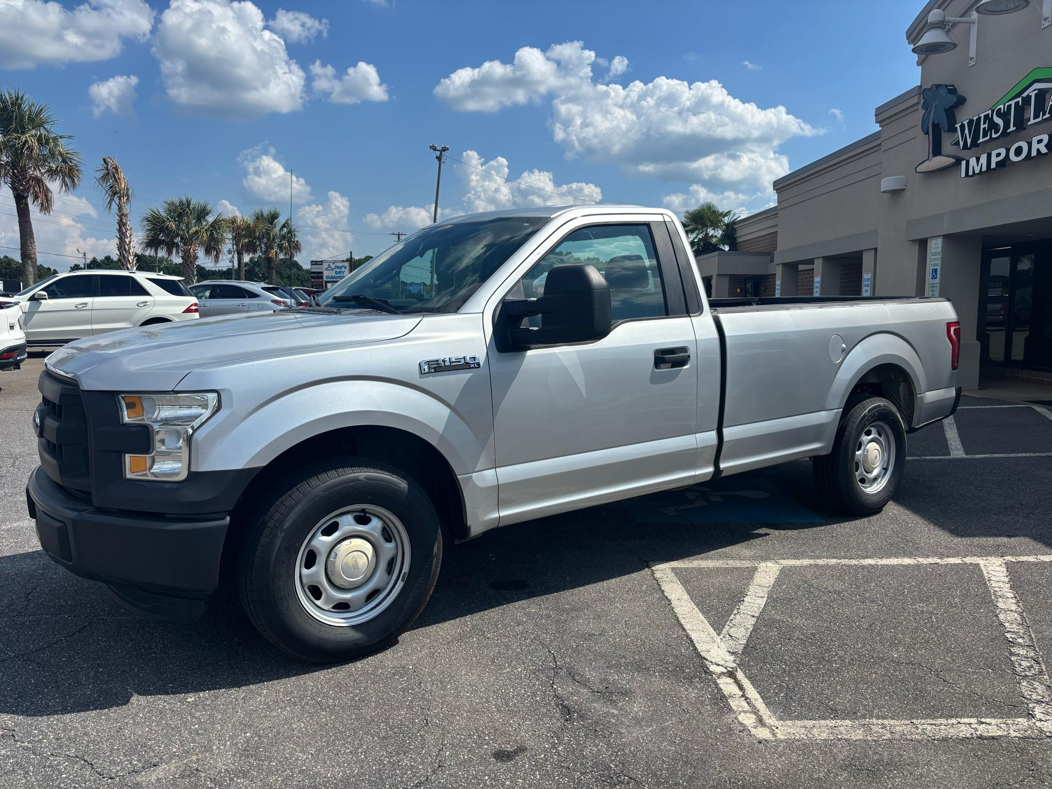 Ford F-150 2WD Reg Cab 141" XLT 2016