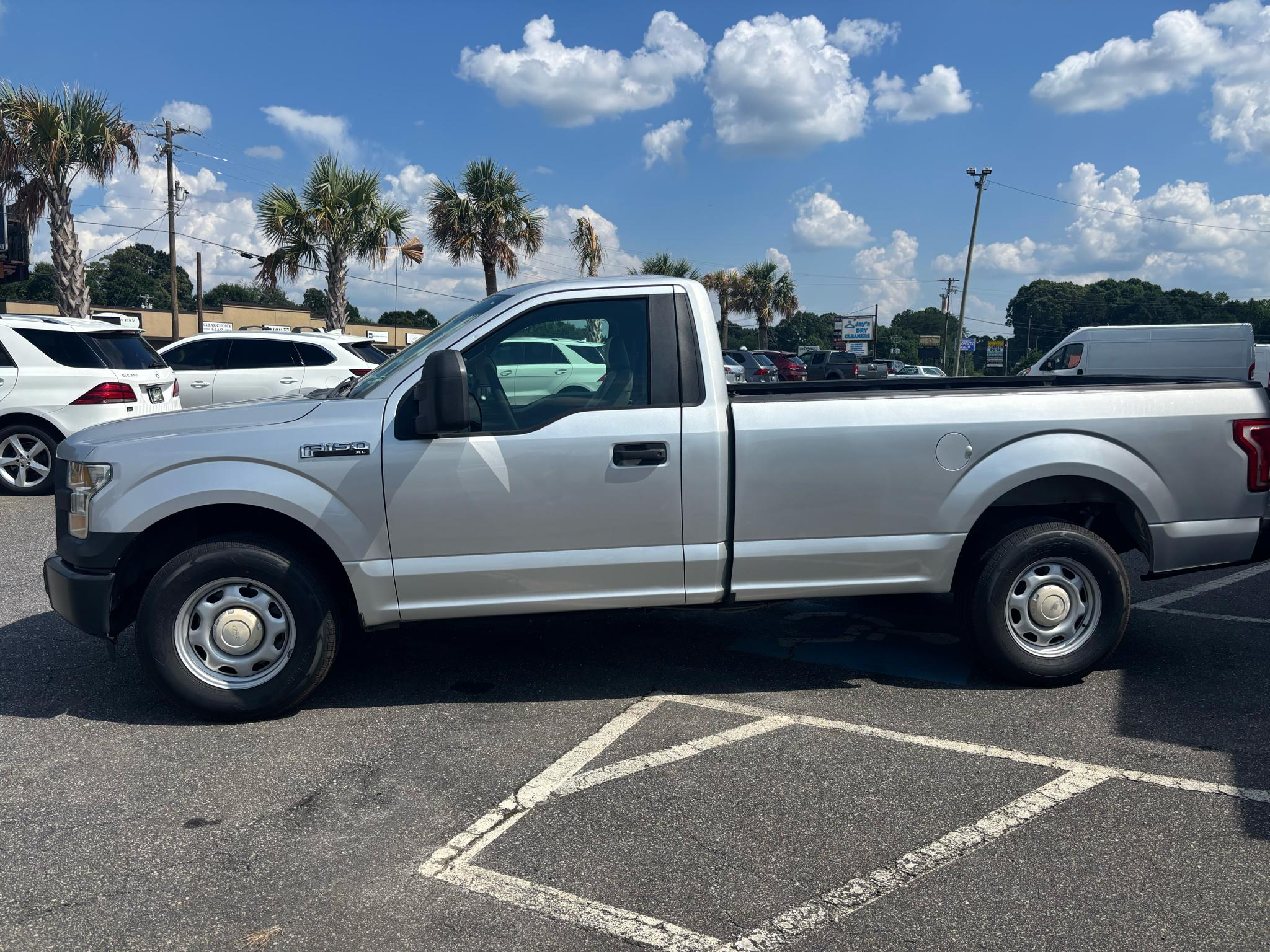 Ford F-150 2WD Reg Cab 141" XLT 2016