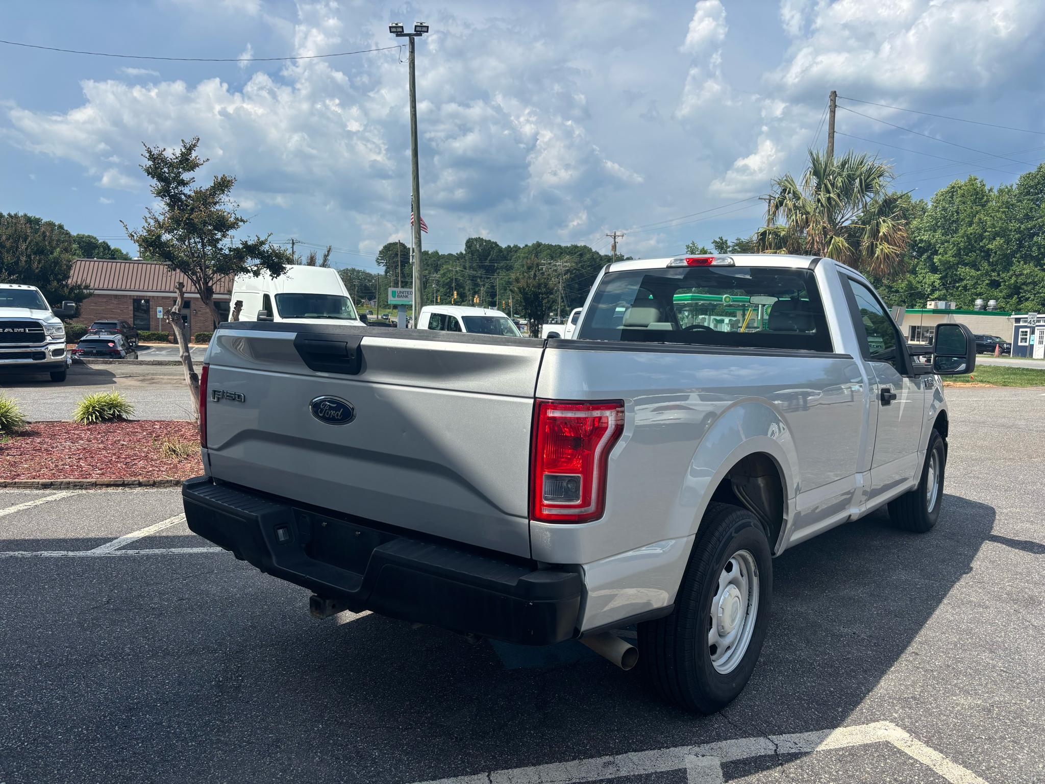 Ford F-150 2WD Reg Cab 141" XLT 2016
