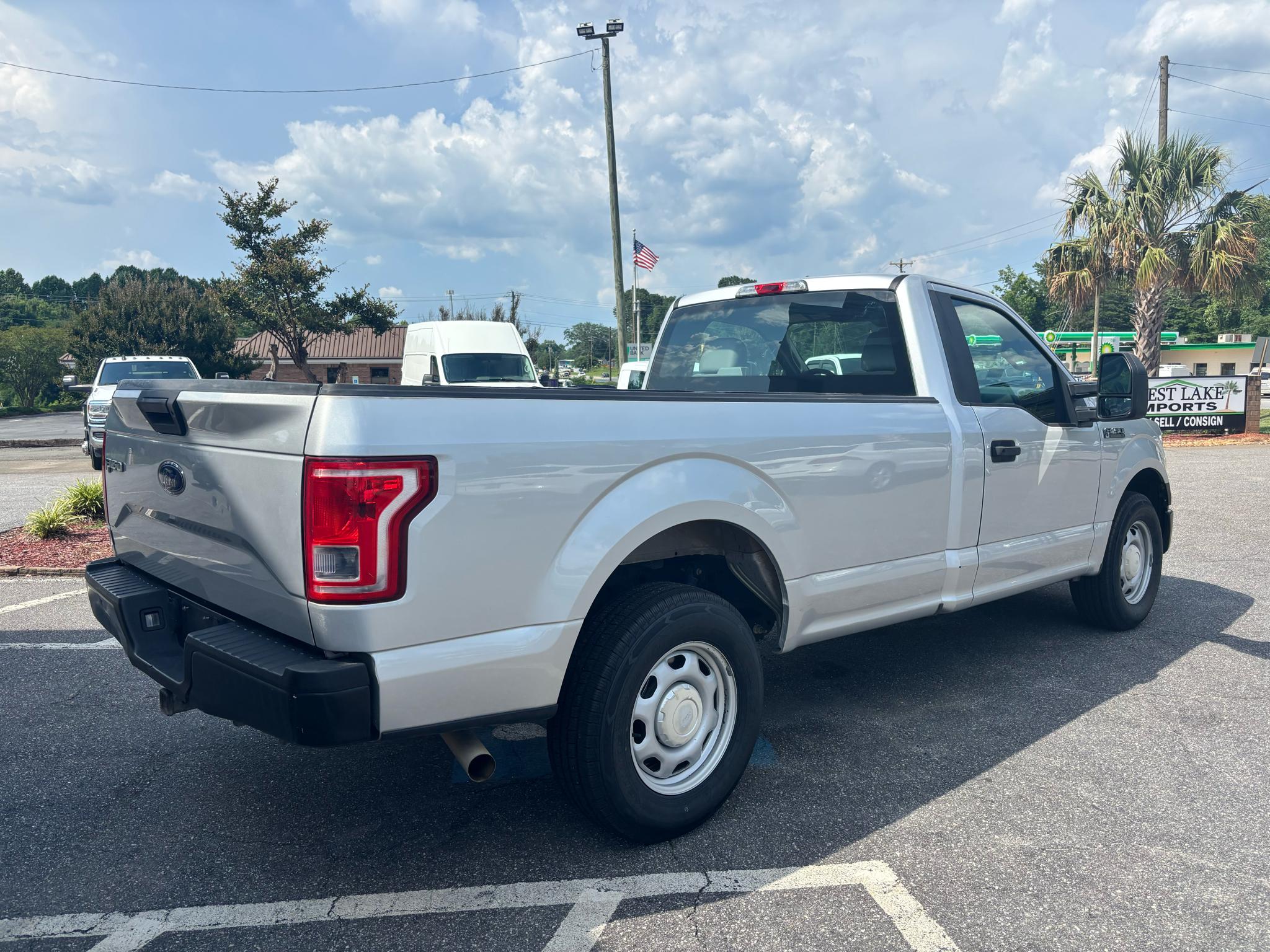 Ford F-150 2WD Reg Cab 141" XLT 2016