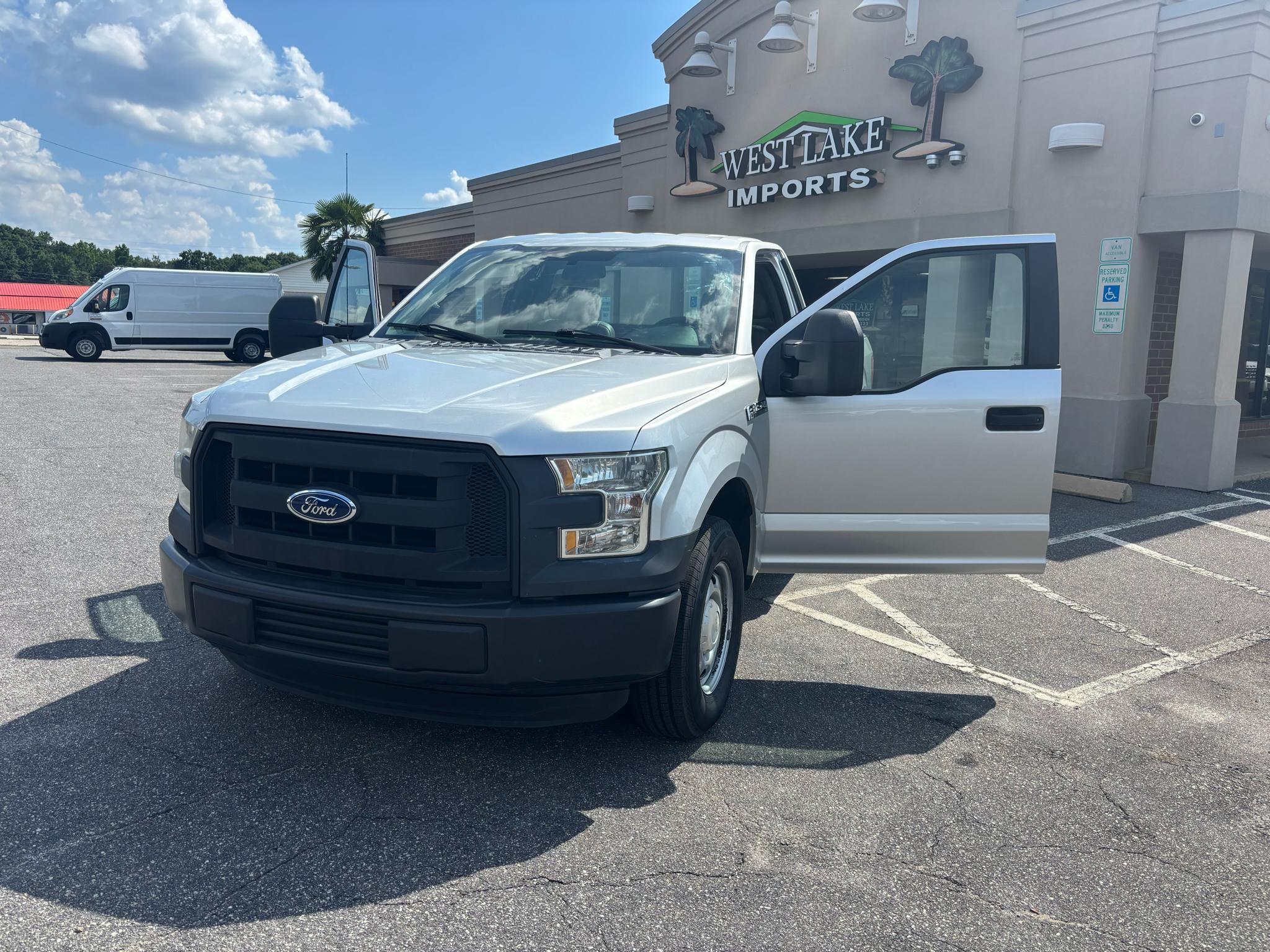 Ford F-150 2WD Reg Cab 141" XLT 2016