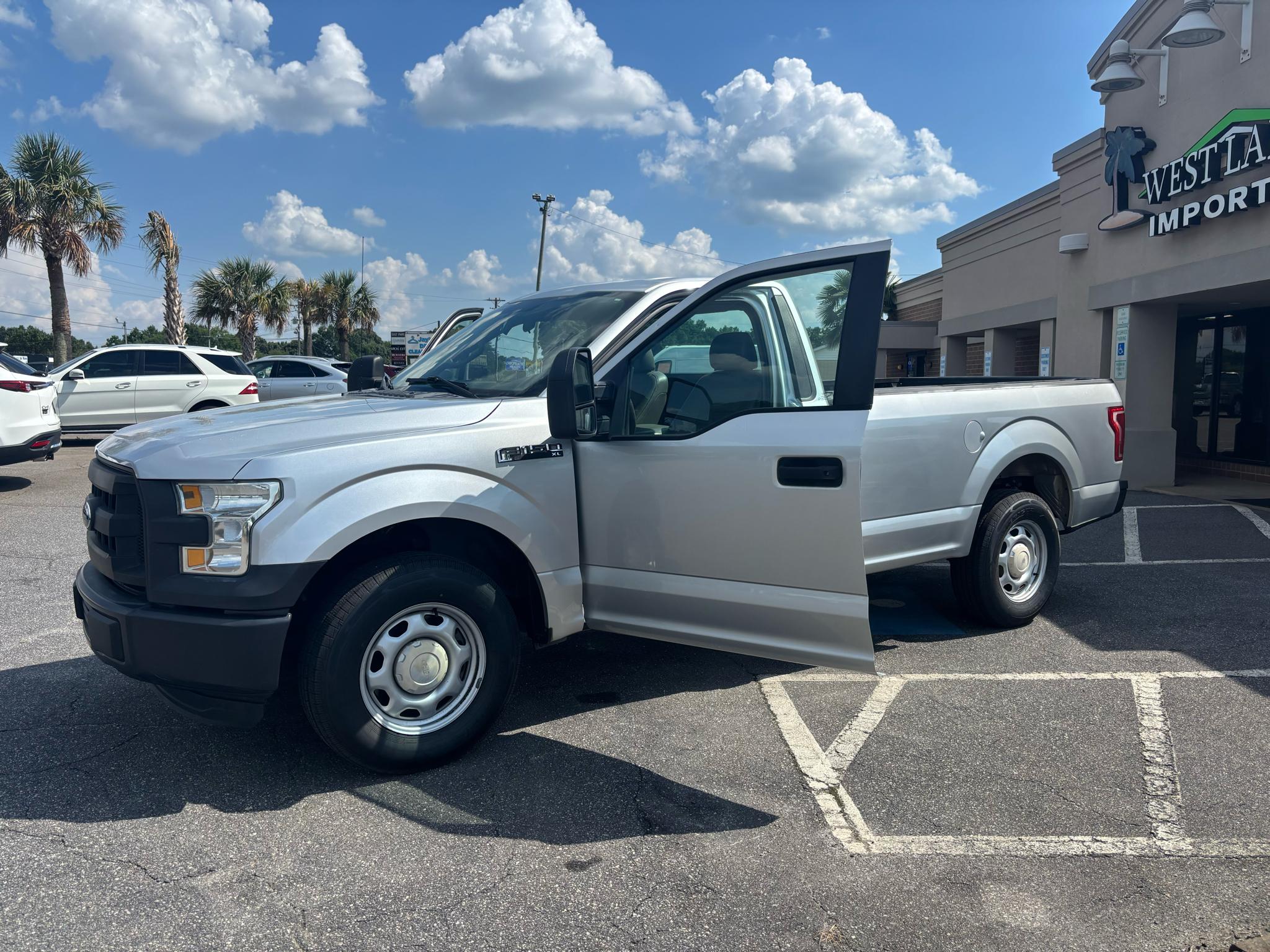 Ford F-150 2WD Reg Cab 141" XLT 2016