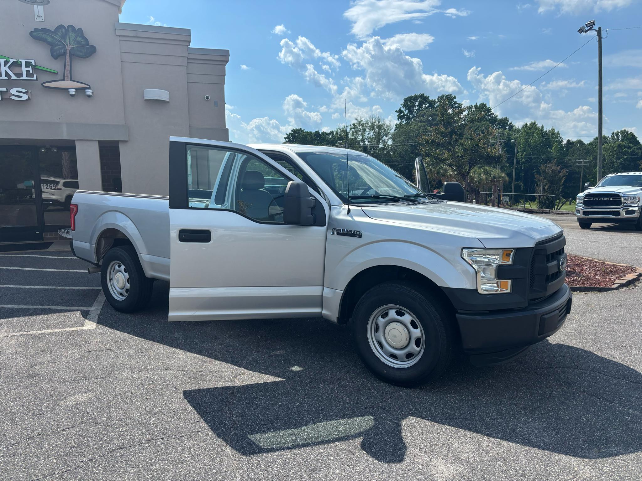 Ford F-150 2WD Reg Cab 141" XLT 2016