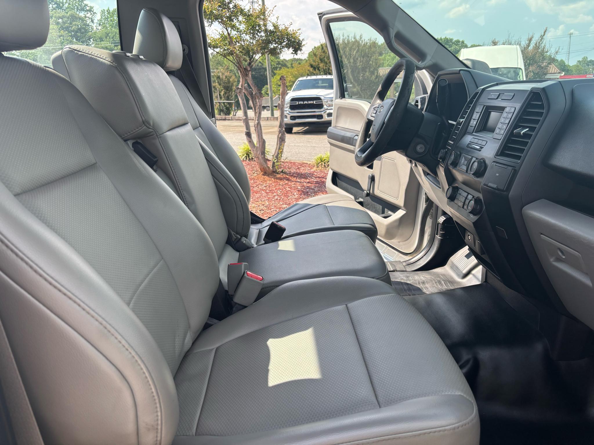 Ford F-150 2WD Reg Cab 141" XLT 2016