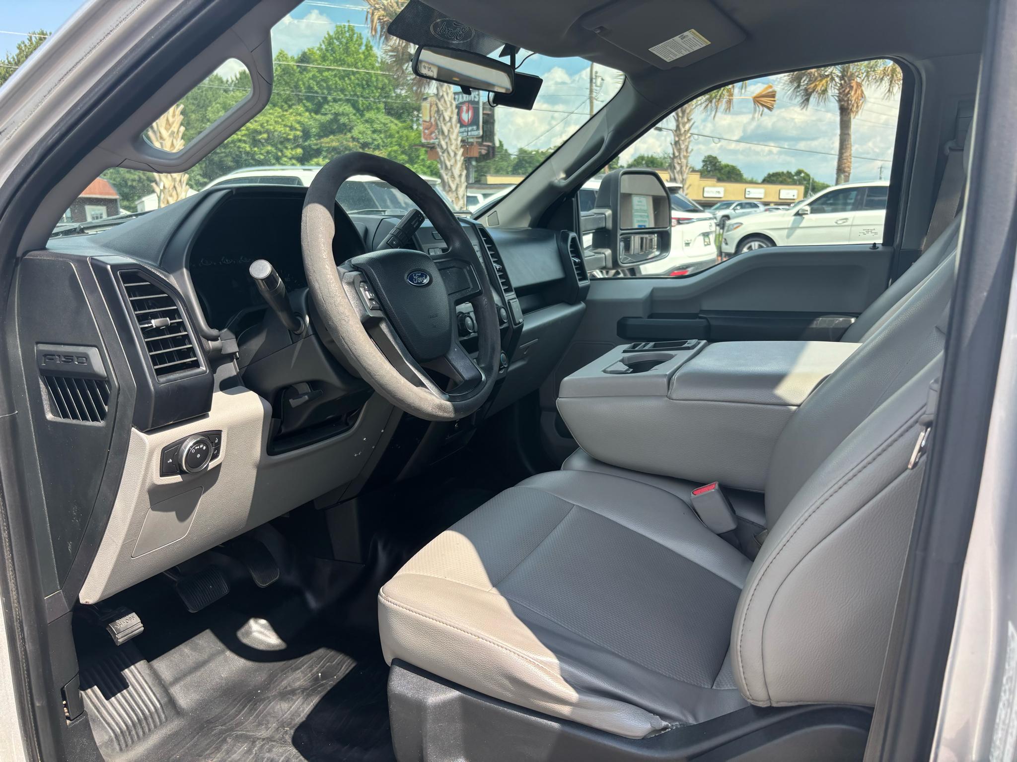Ford F-150 2WD Reg Cab 141" XLT 2016