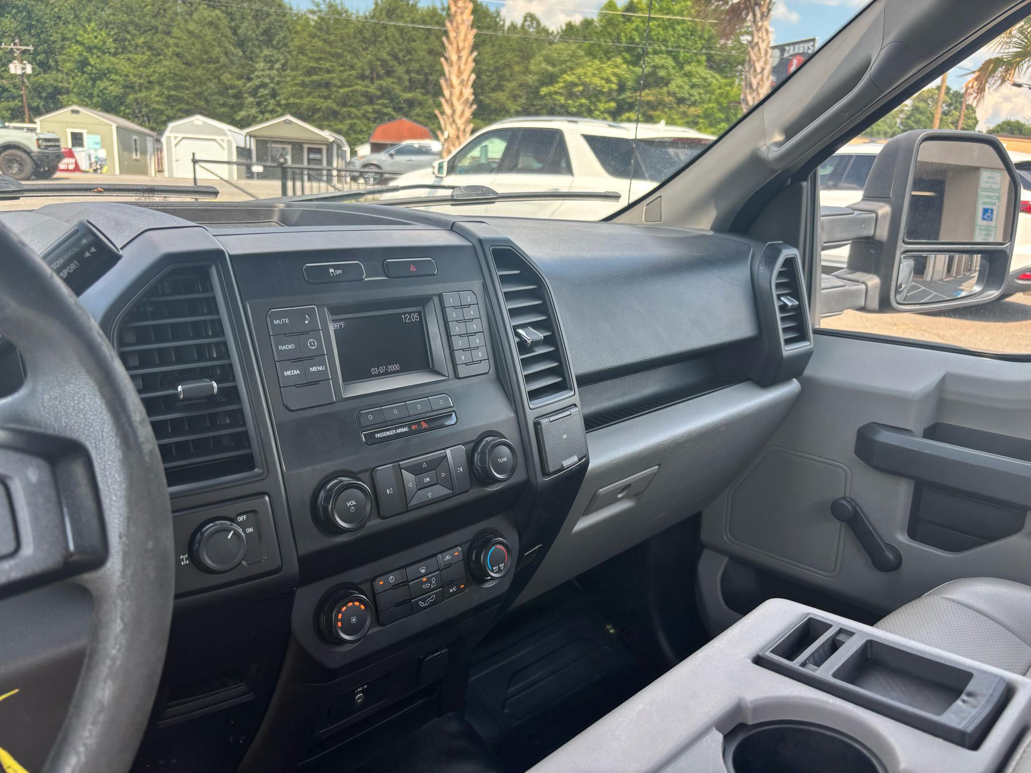 Ford F-150 2WD Reg Cab 141" XLT 2016