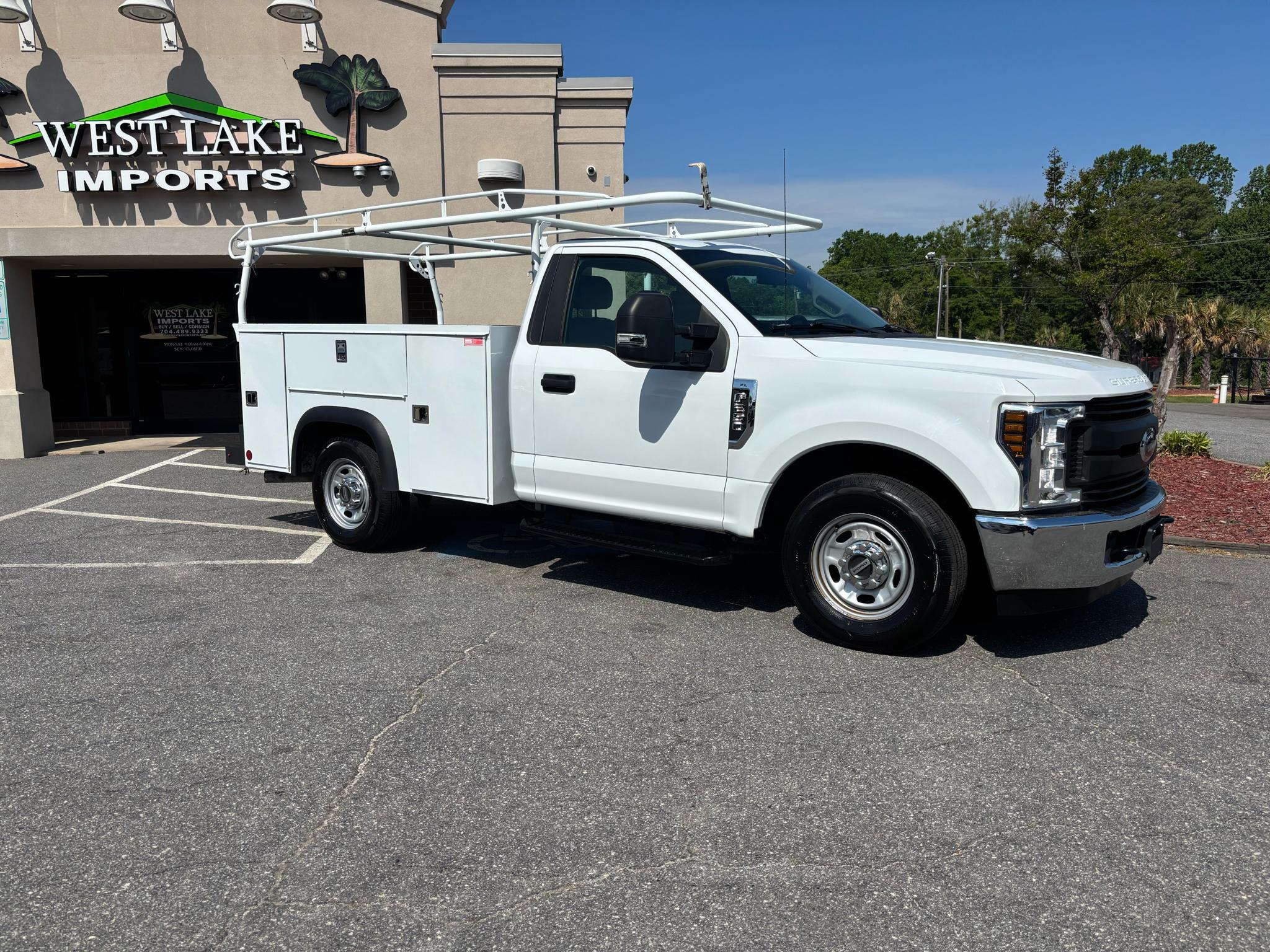 Ford Super Duty F-250 SRW XLT 2WD Reg Cab 8' Box 2019