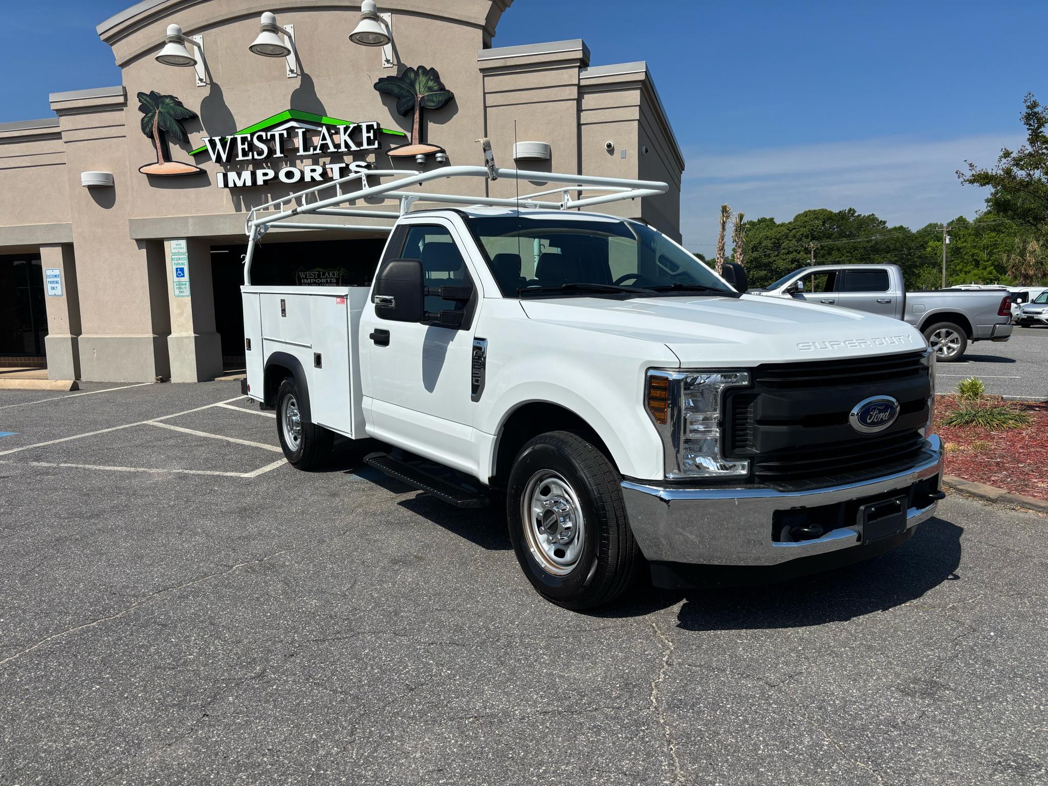 Ford Super Duty F-250 SRW XLT 2WD Reg Cab 8' Box 2019