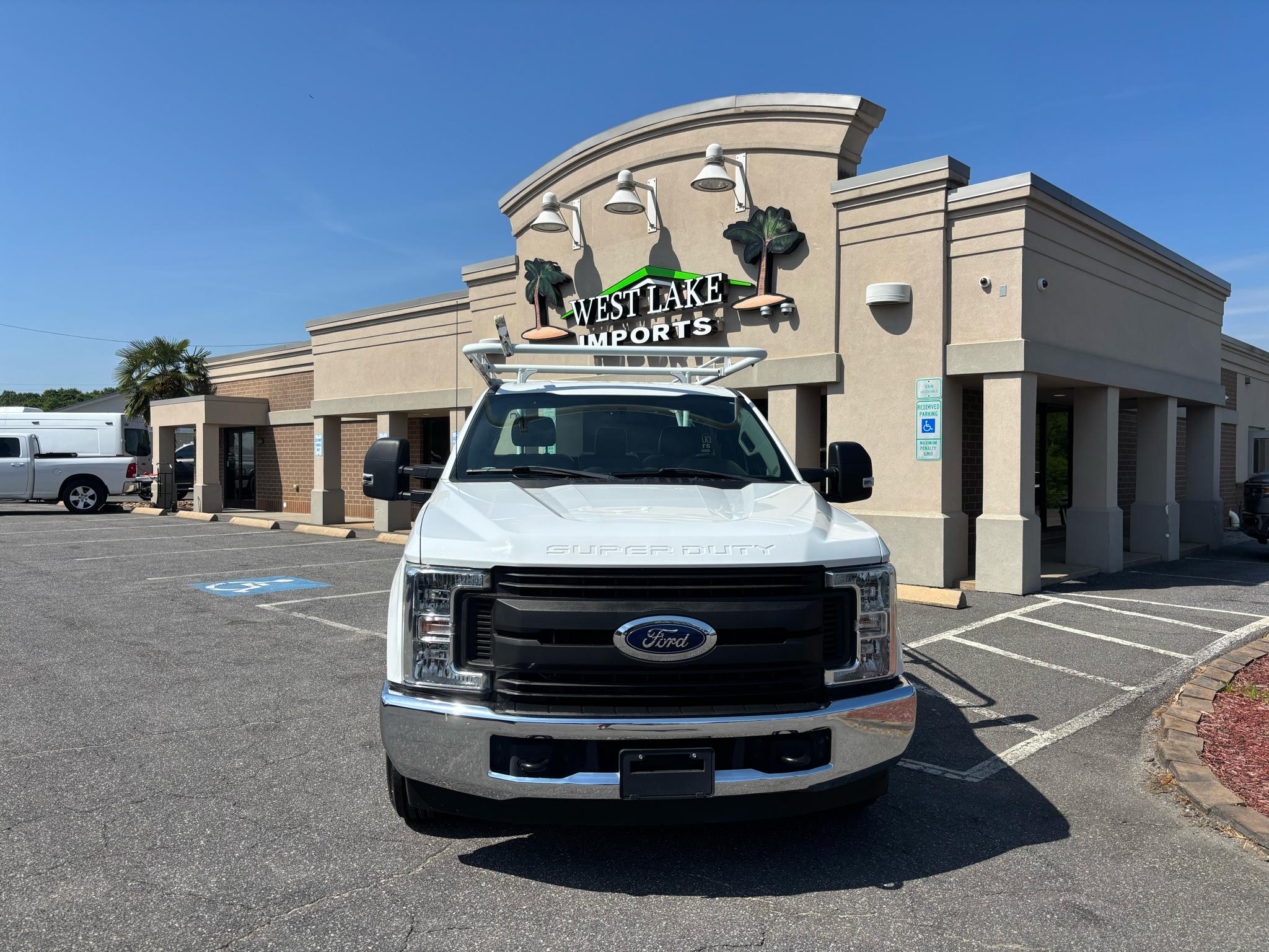 Ford Super Duty F-250 SRW XLT 2WD Reg Cab 8' Box 2019