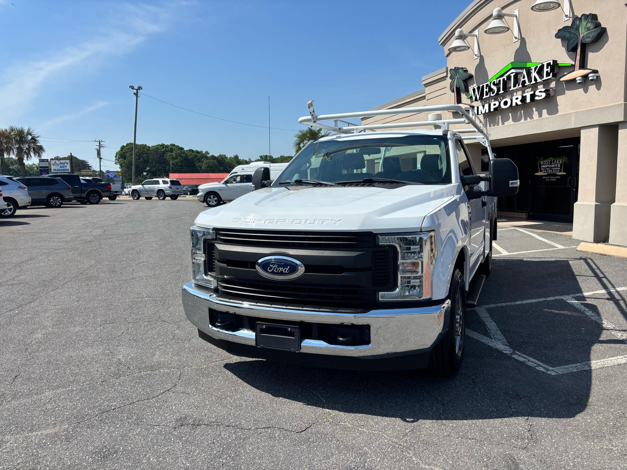 Ford Super Duty F-250 SRW XLT 2WD Reg Cab 8' Box 2019