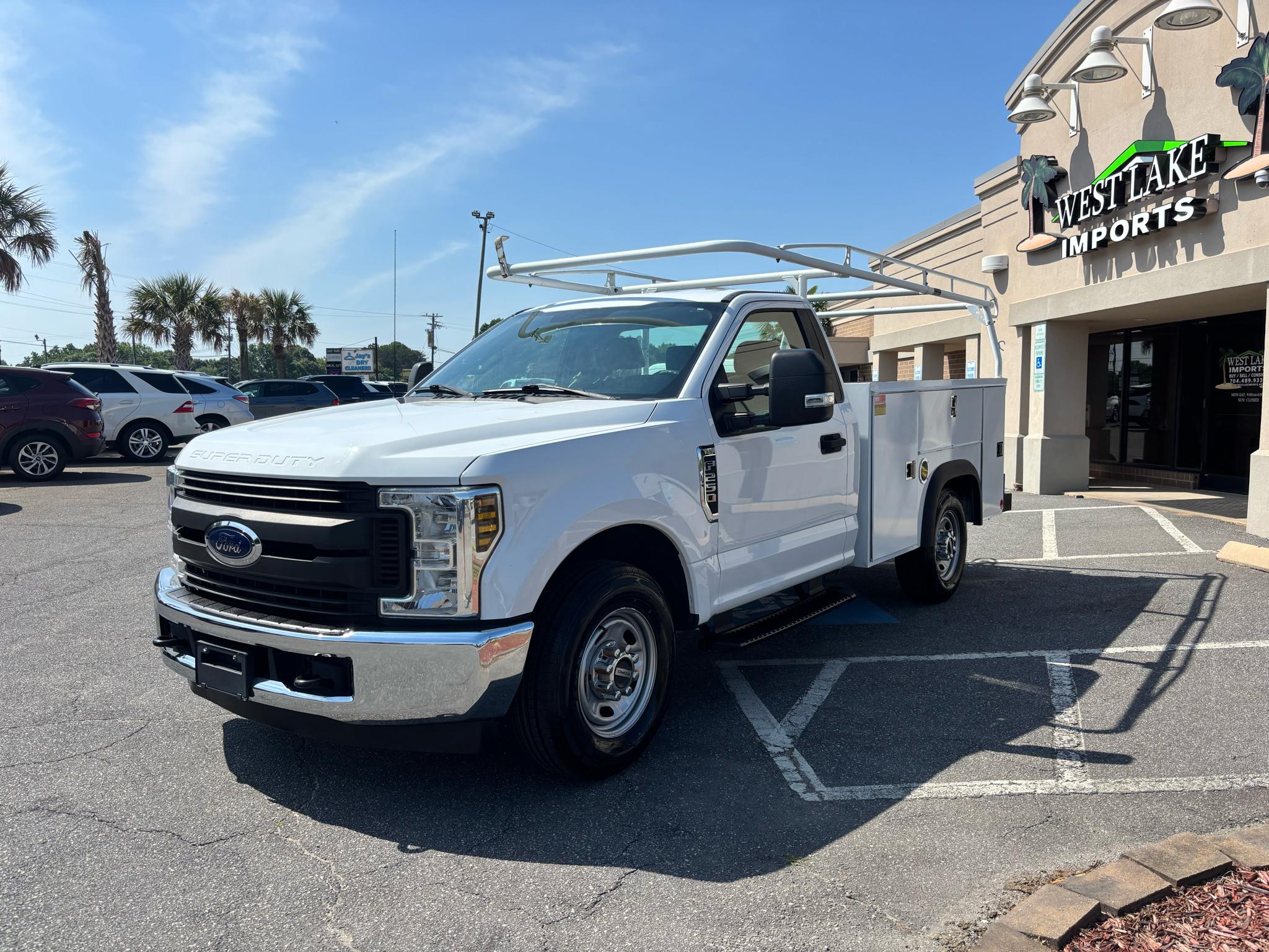 Ford Super Duty F-250 SRW XLT 2WD Reg Cab 8' Box 2019