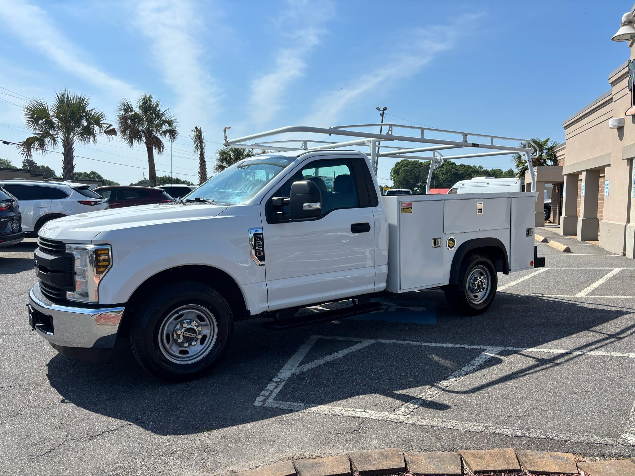 Ford Super Duty F-250 SRW XLT 2WD Reg Cab 8' Box 2019