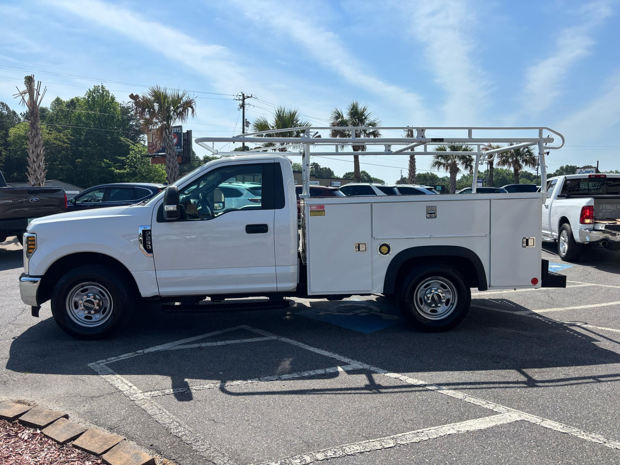 Ford Super Duty F-250 SRW XLT 2WD Reg Cab 8' Box 2019