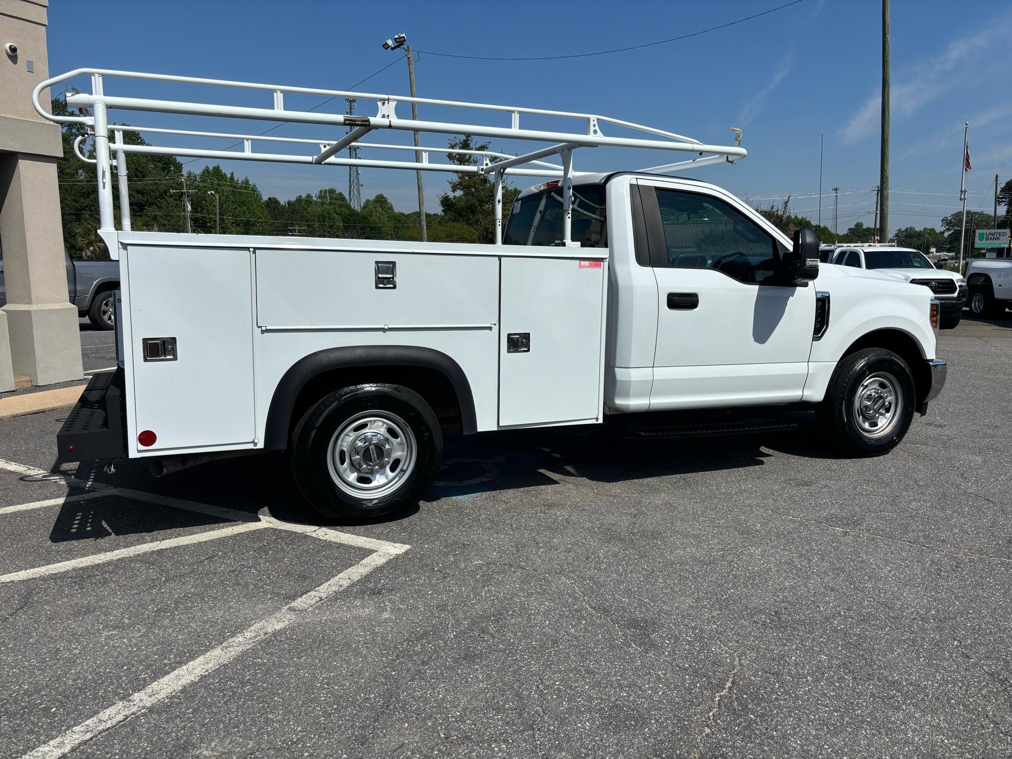 Ford Super Duty F-250 SRW XLT 2WD Reg Cab 8' Box 2019
