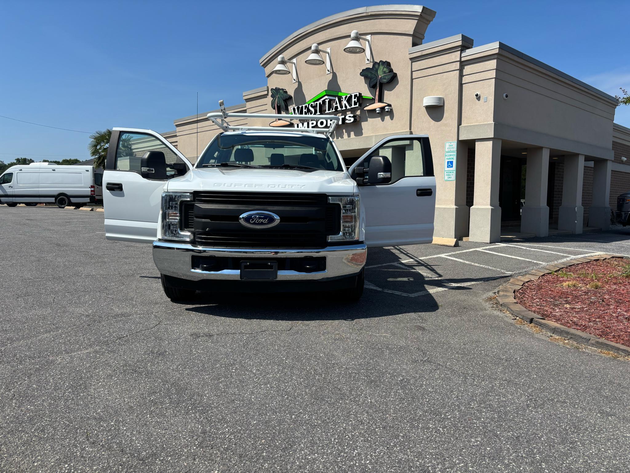 Ford Super Duty F-250 SRW XLT 2WD Reg Cab 8' Box 2019