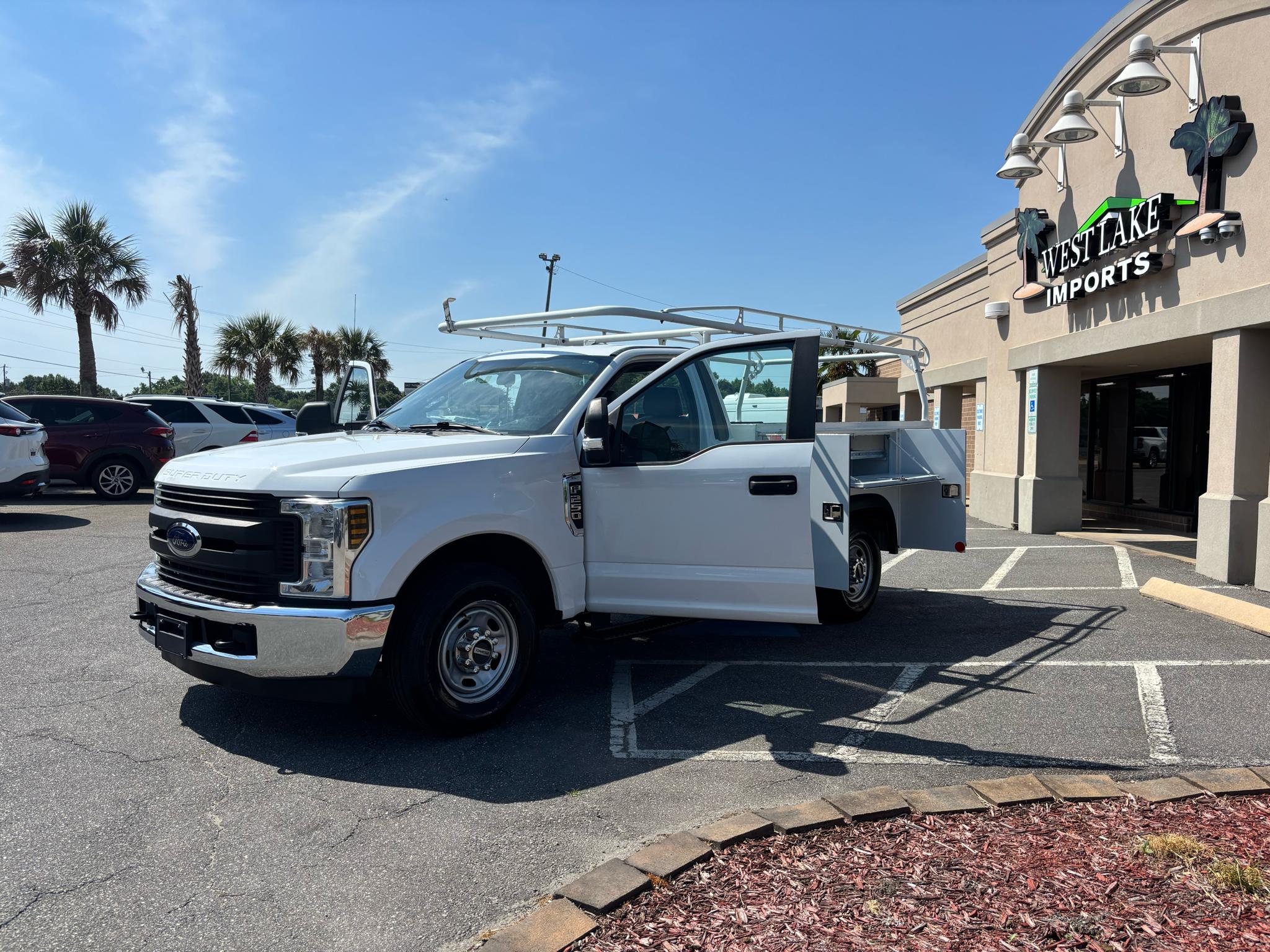 Ford Super Duty F-250 SRW XLT 2WD Reg Cab 8' Box 2019