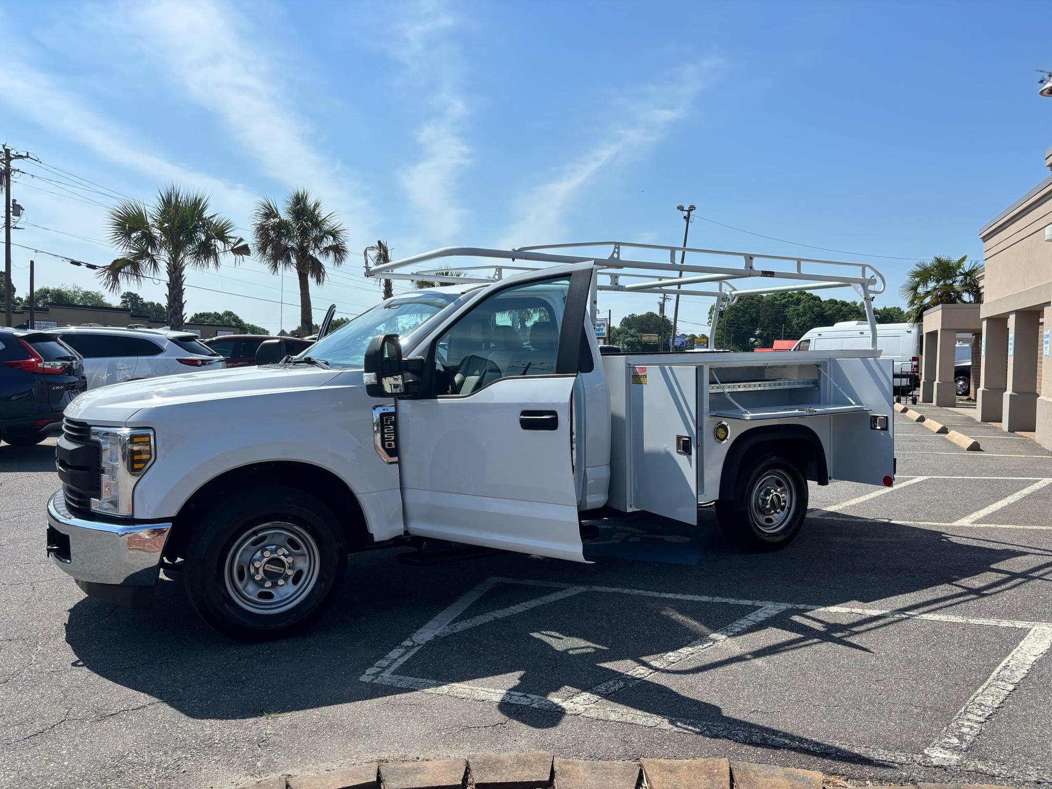 Ford Super Duty F-250 SRW XLT 2WD Reg Cab 8' Box 2019