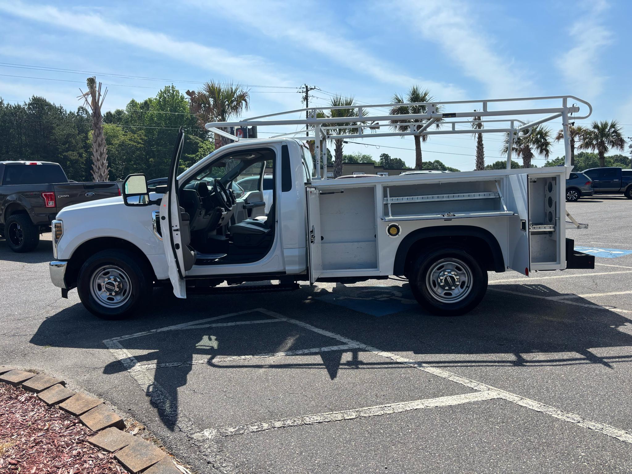 Ford Super Duty F-250 SRW XLT 2WD Reg Cab 8' Box 2019