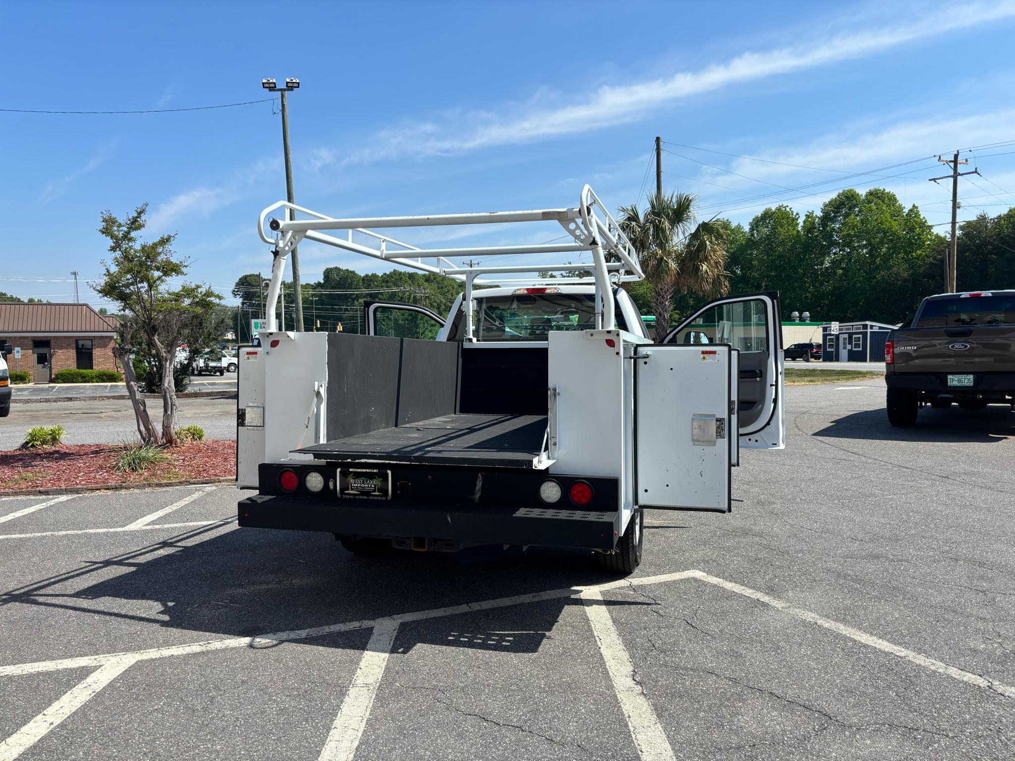 Ford Super Duty F-250 SRW XLT 2WD Reg Cab 8' Box 2019