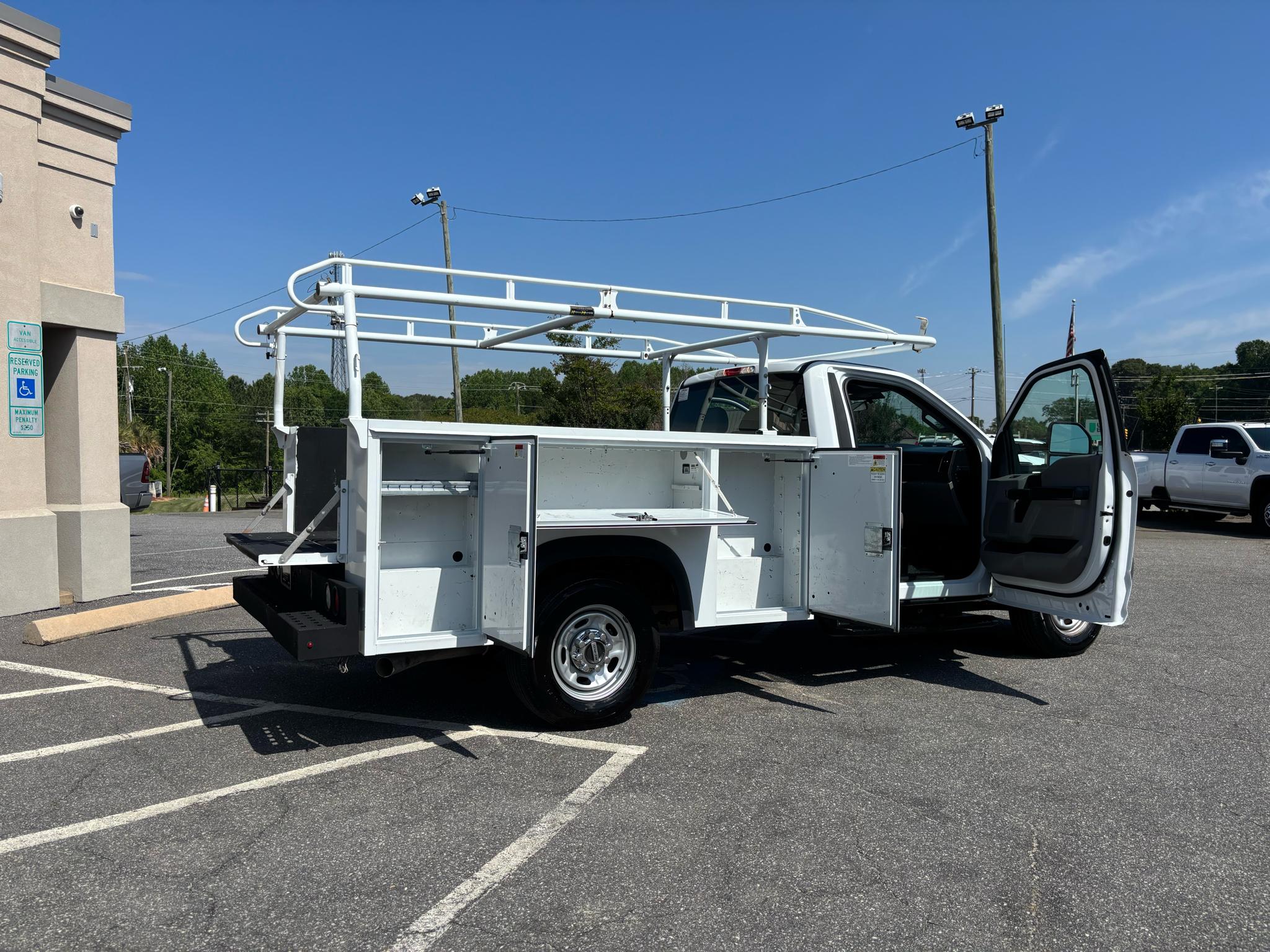 Ford Super Duty F-250 SRW XLT 2WD Reg Cab 8' Box 2019