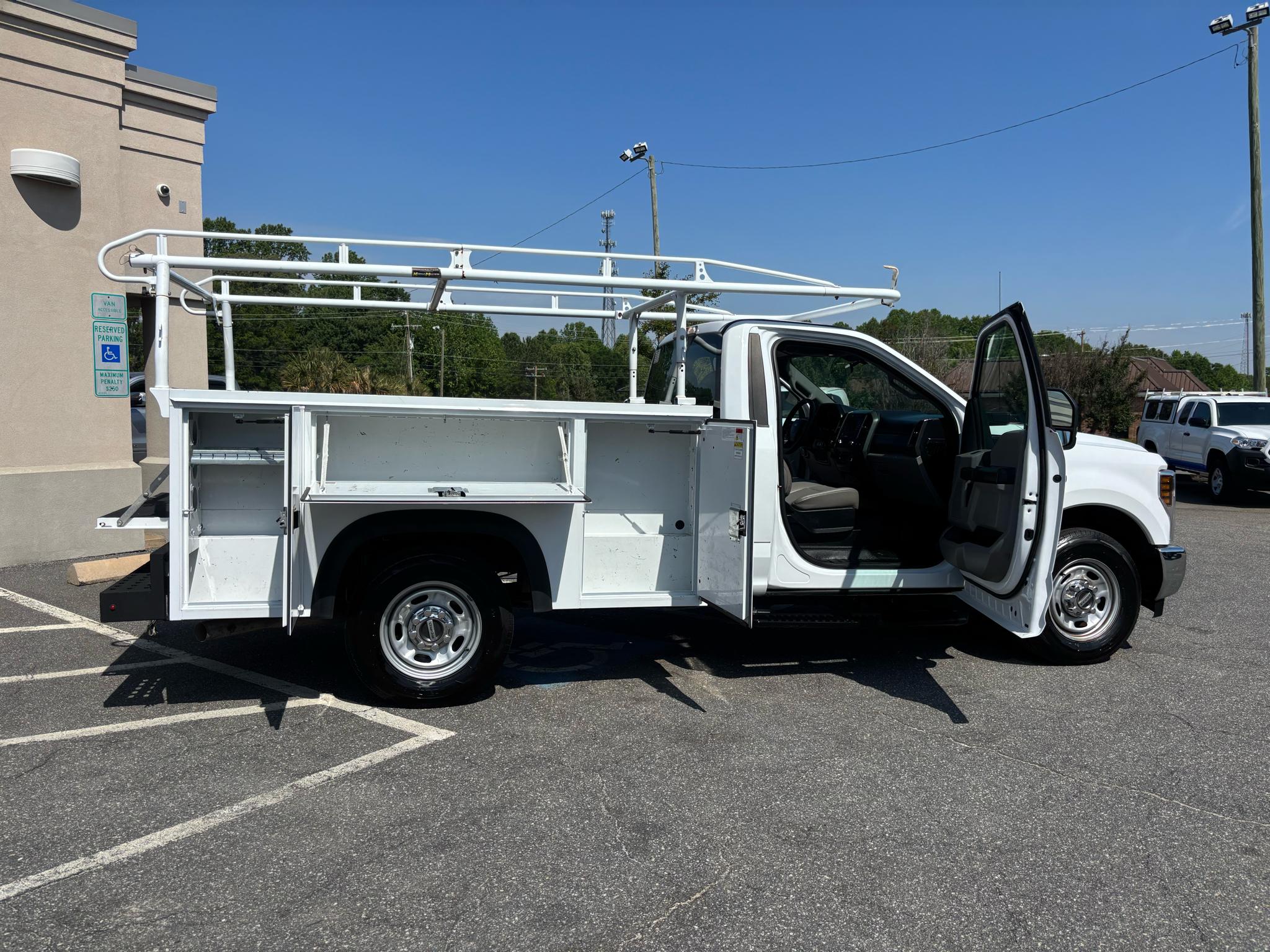 Ford Super Duty F-250 SRW XLT 2WD Reg Cab 8' Box 2019