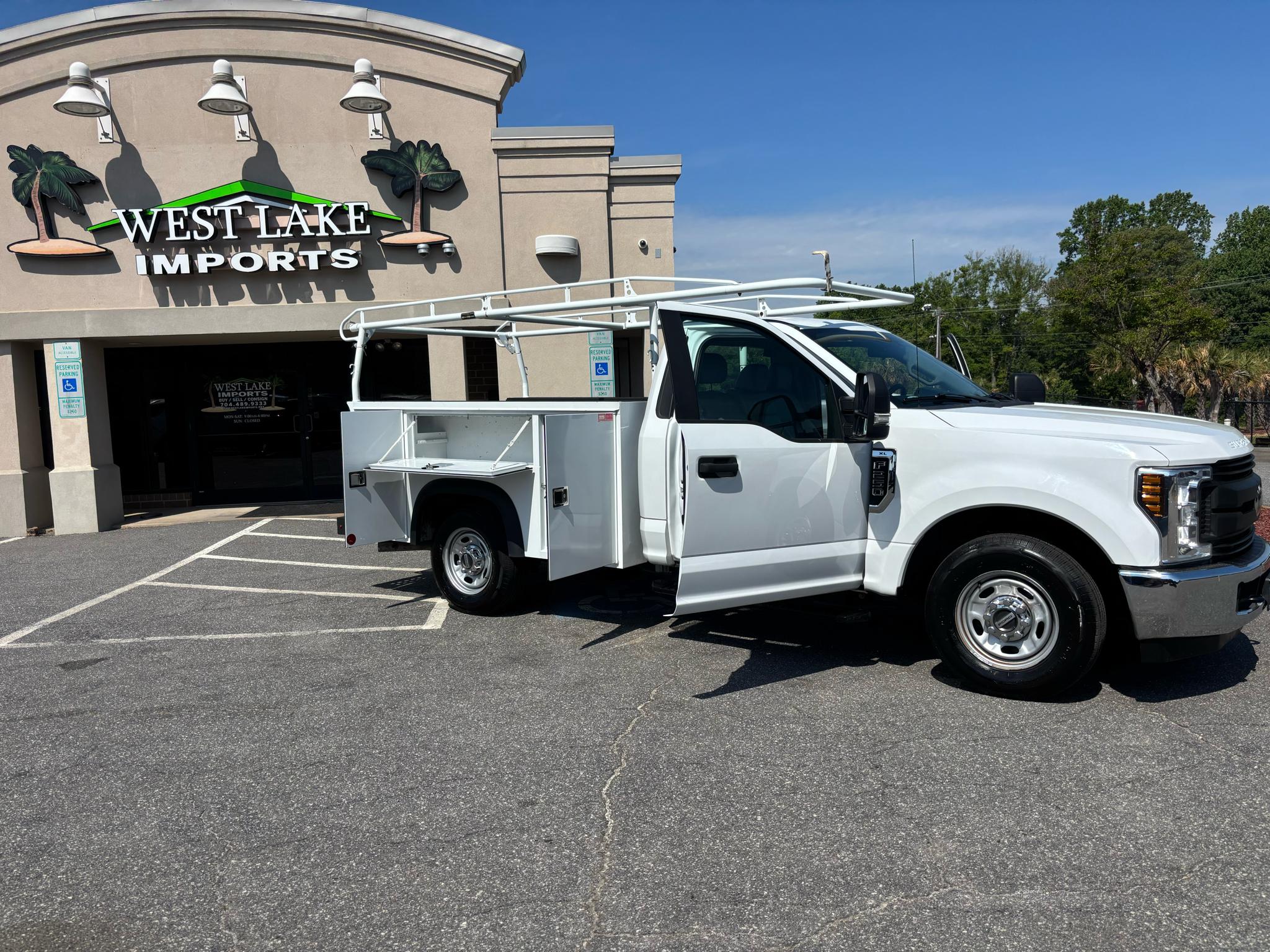 Ford Super Duty F-250 SRW XLT 2WD Reg Cab 8' Box 2019