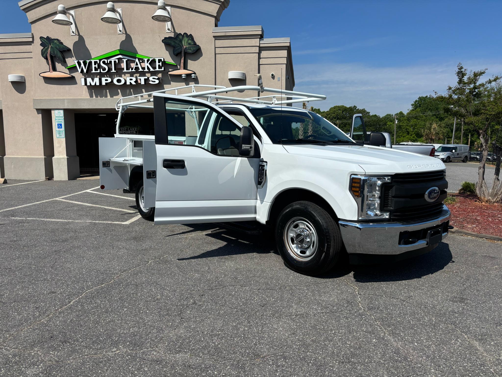 Ford Super Duty F-250 SRW XLT 2WD Reg Cab 8' Box 2019