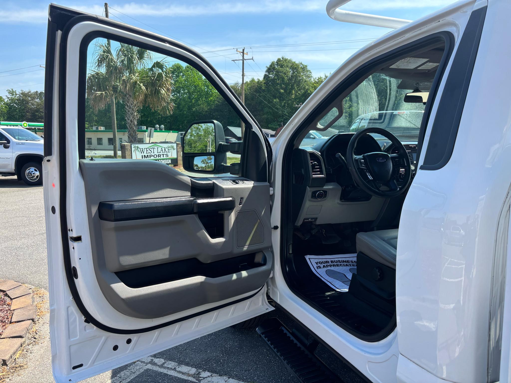 Ford Super Duty F-250 SRW XLT 2WD Reg Cab 8' Box 2019