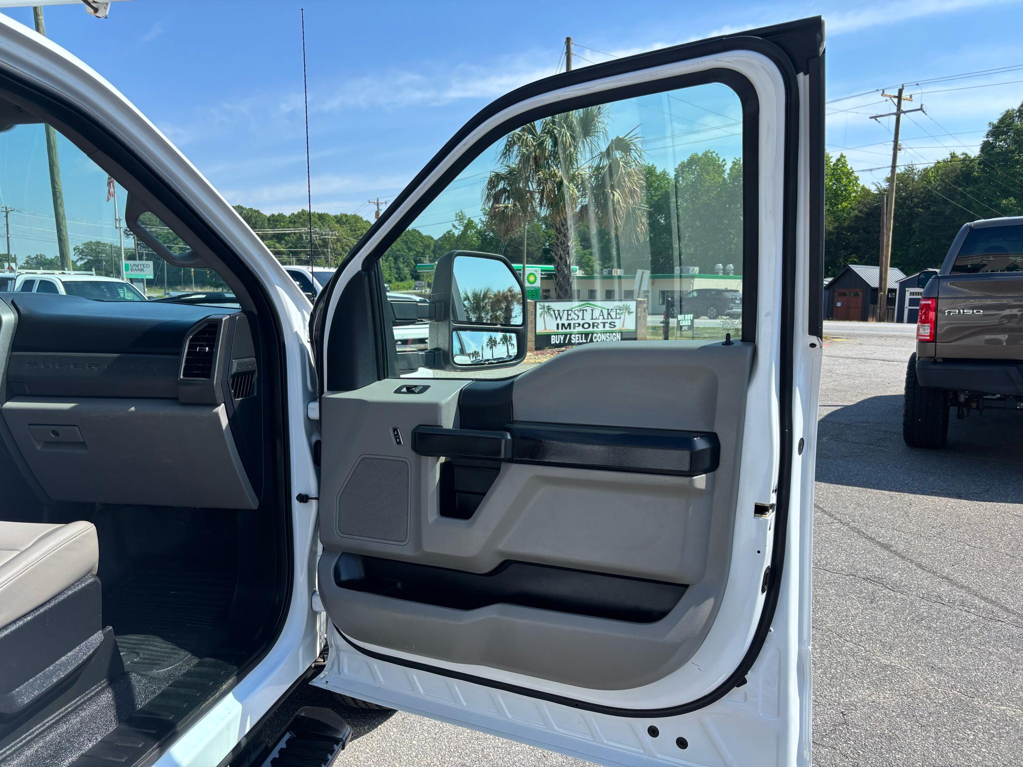 Ford Super Duty F-250 SRW XLT 2WD Reg Cab 8' Box 2019