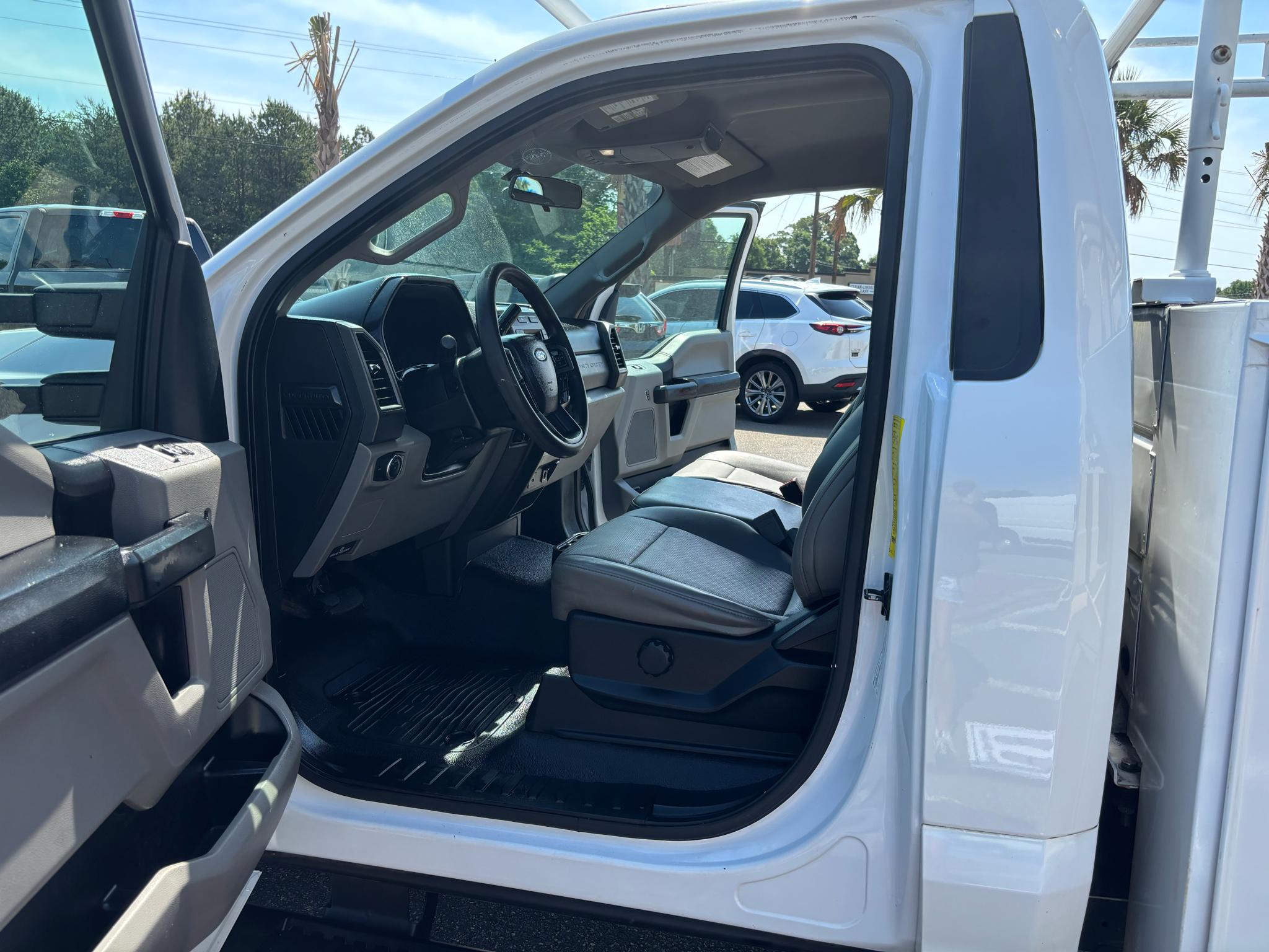 Ford Super Duty F-250 SRW XLT 2WD Reg Cab 8' Box 2019