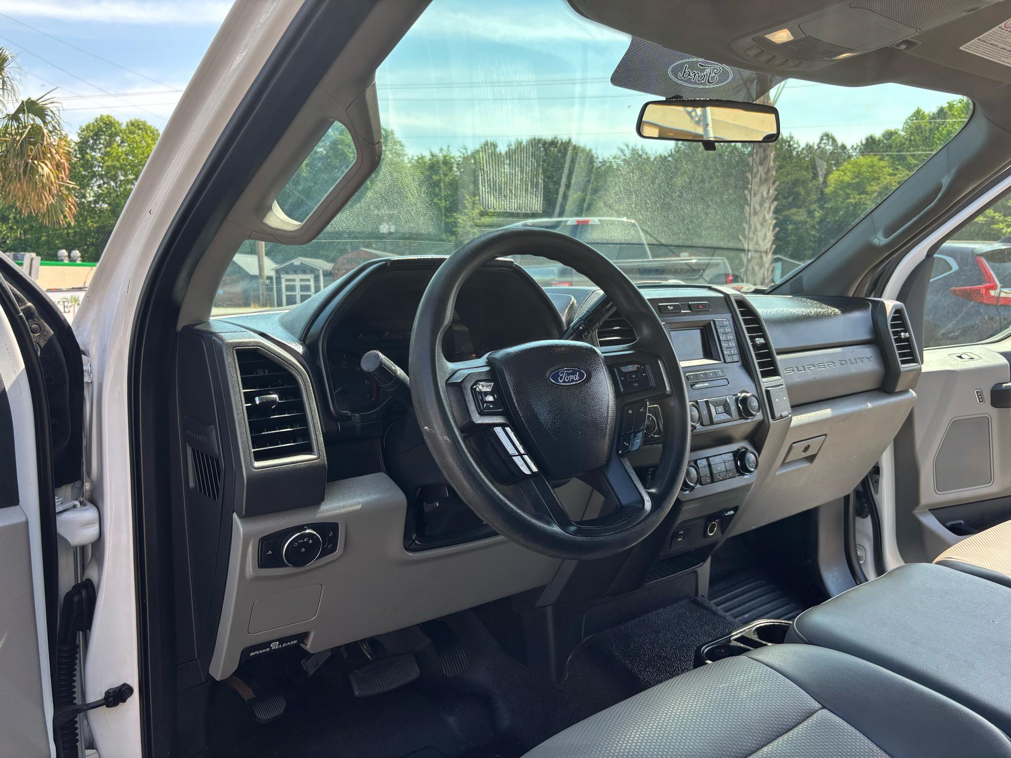 Ford Super Duty F-250 SRW XLT 2WD Reg Cab 8' Box 2019
