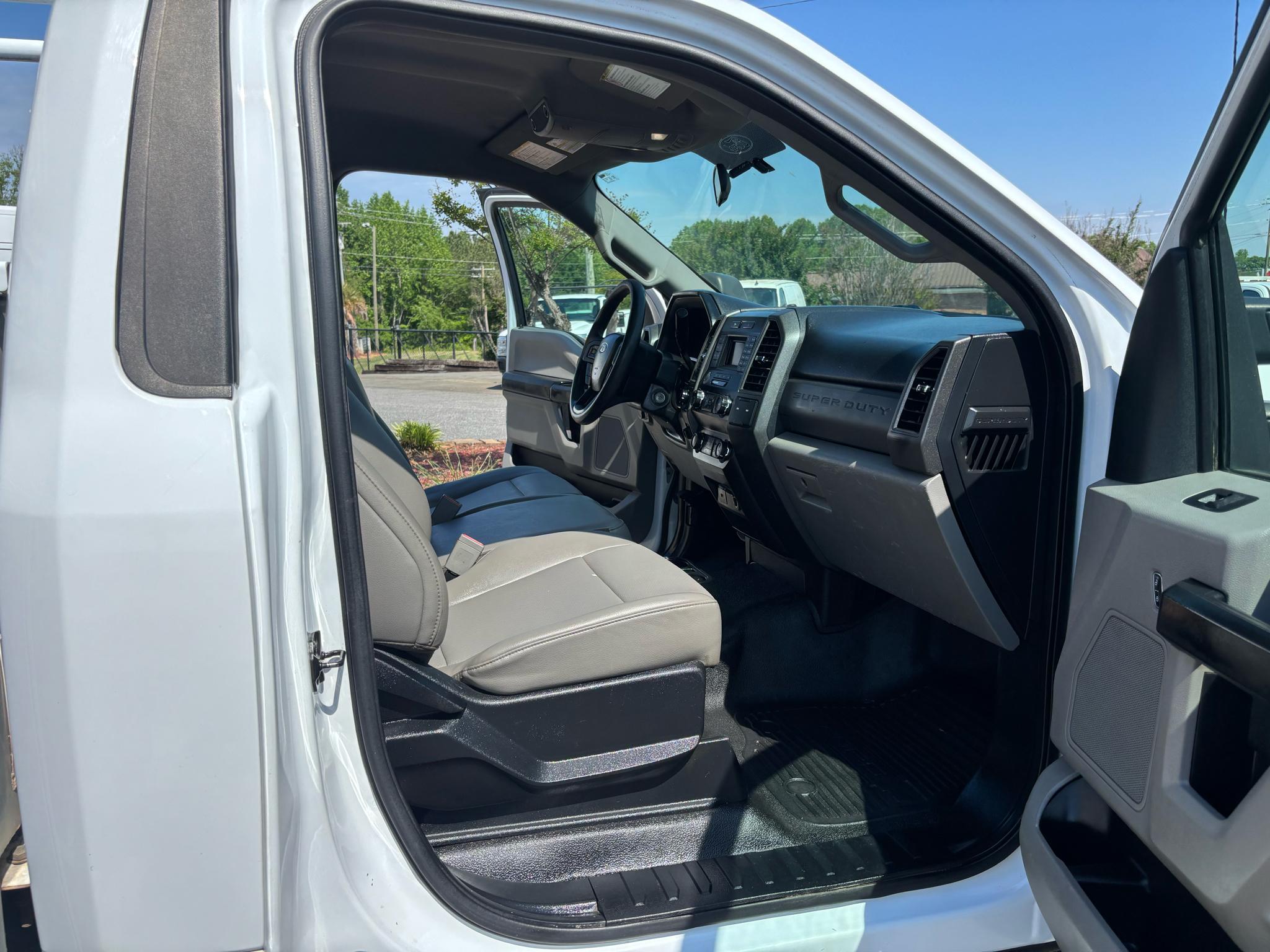 Ford Super Duty F-250 SRW XLT 2WD Reg Cab 8' Box 2019