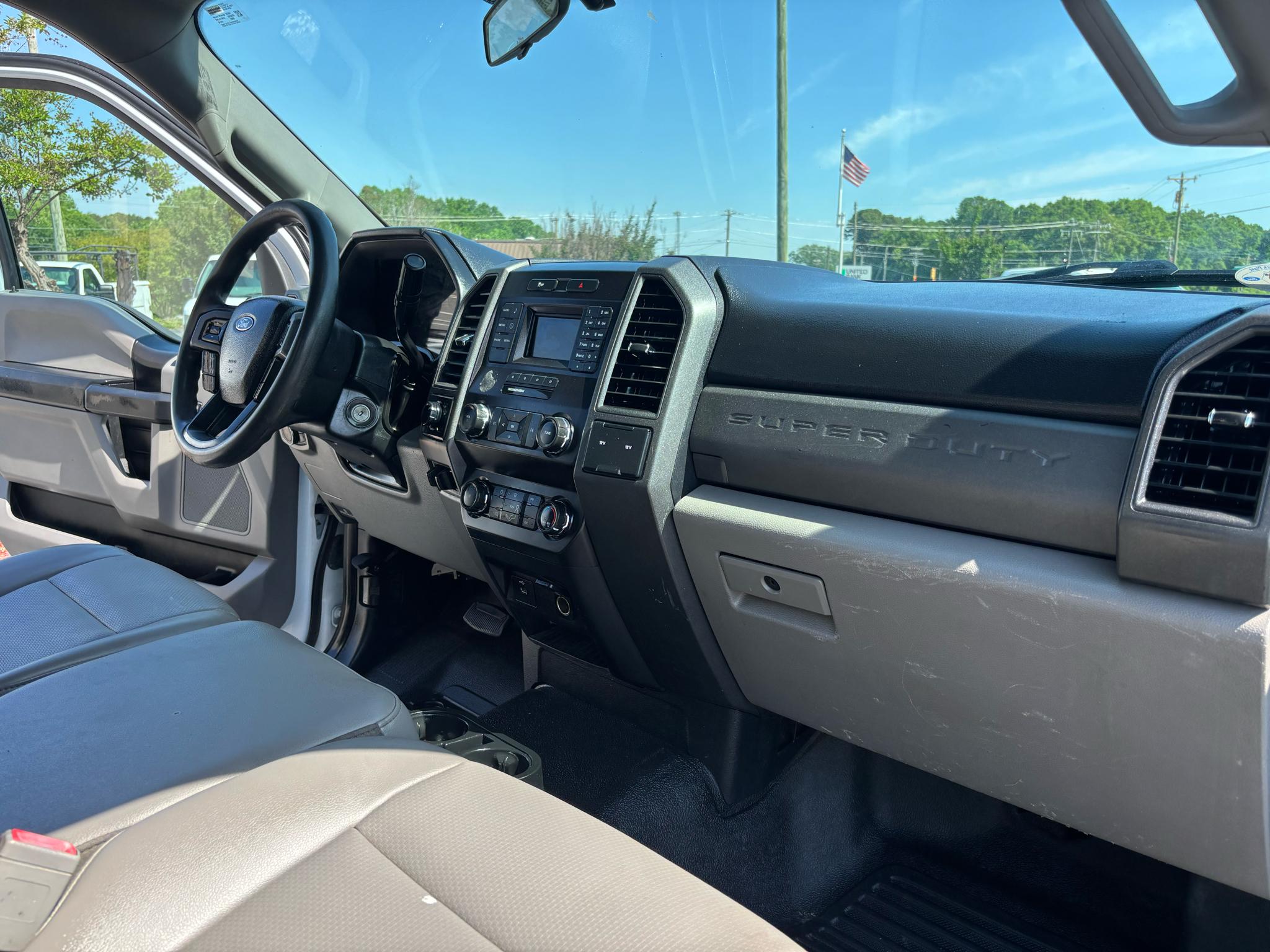 Ford Super Duty F-250 SRW XLT 2WD Reg Cab 8' Box 2019