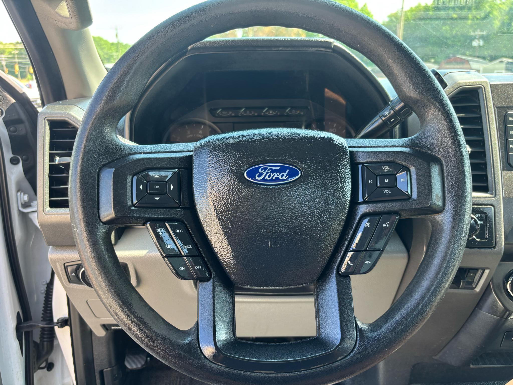 Ford Super Duty F-250 SRW XLT 2WD Reg Cab 8' Box 2019