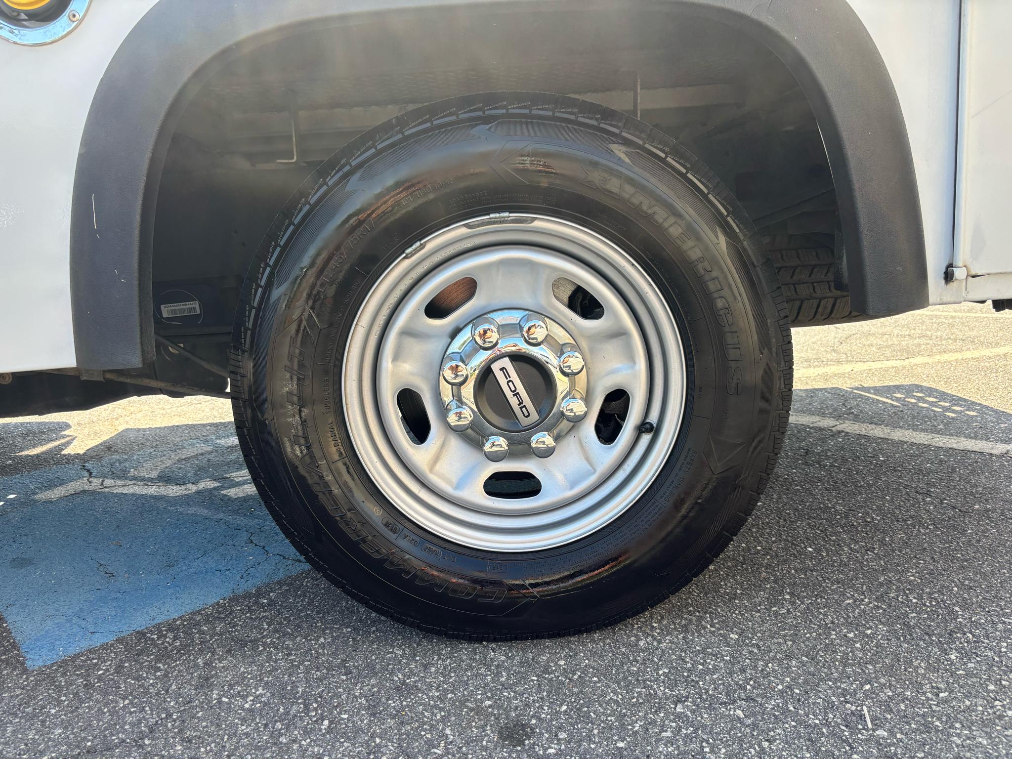 Ford Super Duty F-250 SRW XLT 2WD Reg Cab 8' Box 2019