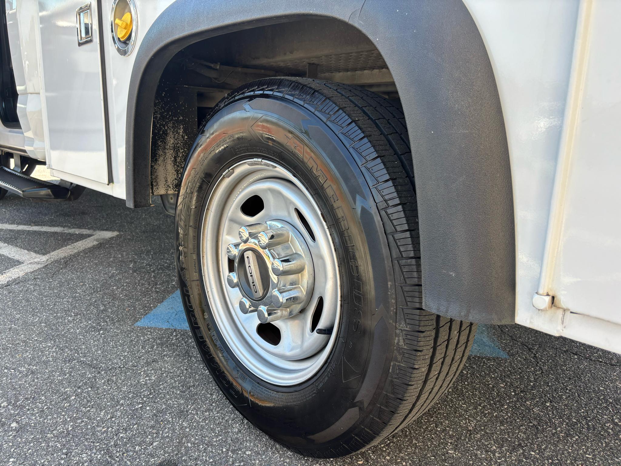 Ford Super Duty F-250 SRW XLT 2WD Reg Cab 8' Box 2019