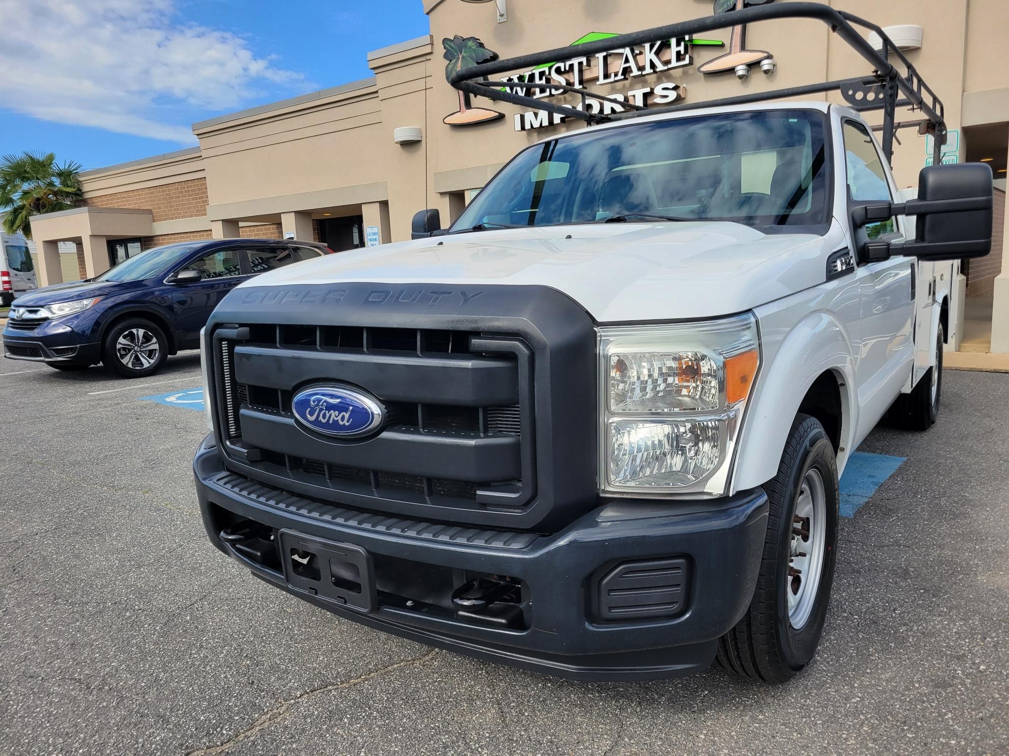 Ford Super Duty F-250 SRW 2WD Reg Cab 137" XLT 2014