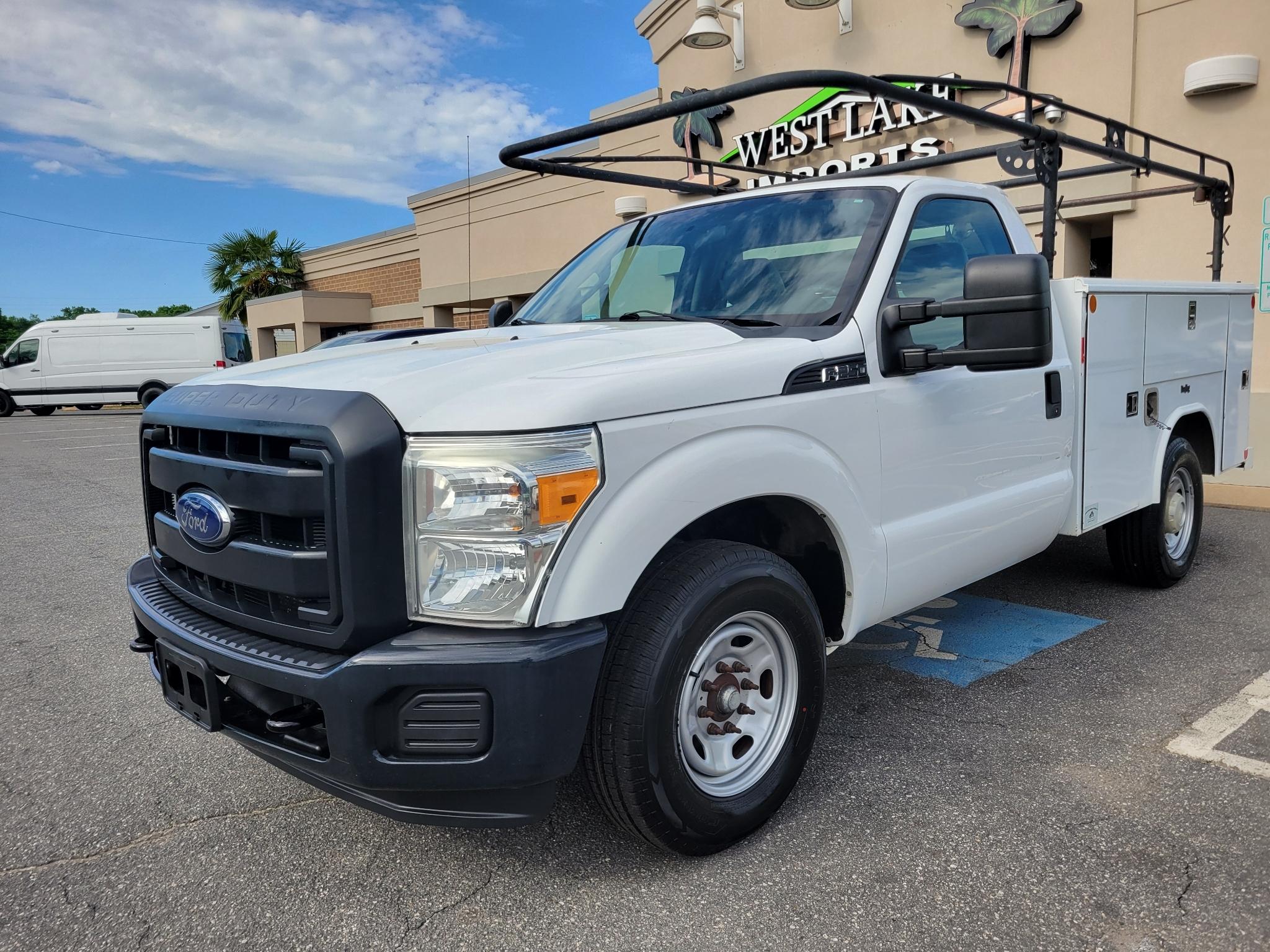 Ford Super Duty F-250 SRW 2WD Reg Cab 137" XLT 2014