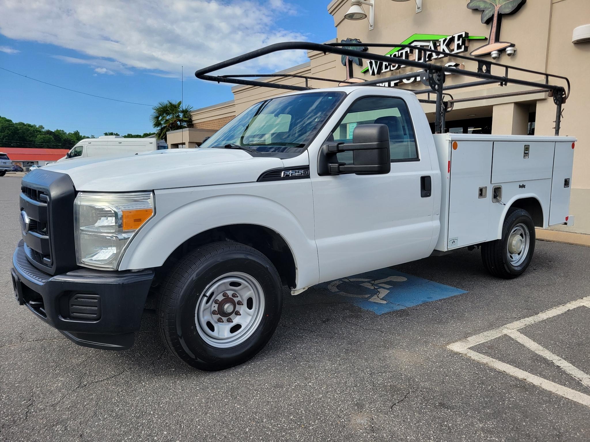 Ford Super Duty F-250 SRW 2WD Reg Cab 137" XLT 2014