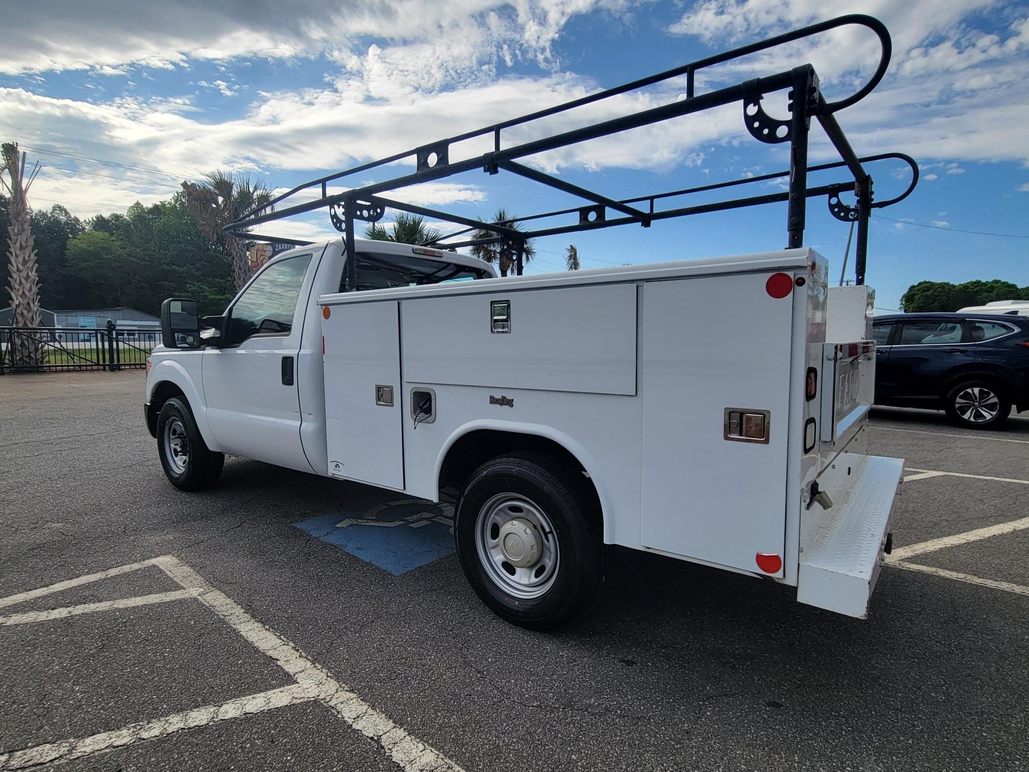 Ford Super Duty F-250 SRW 2WD Reg Cab 137" XLT 2014