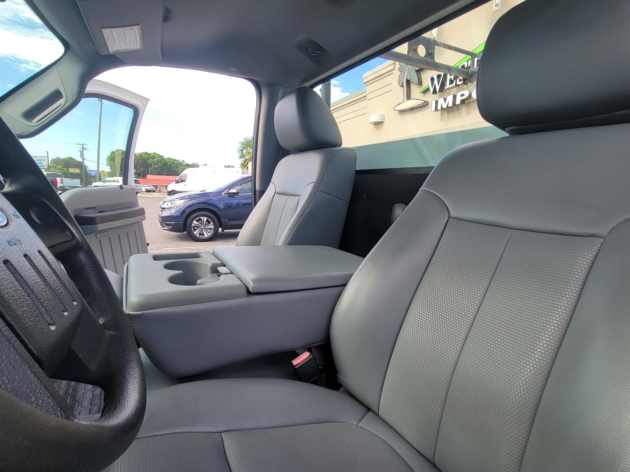 Ford Super Duty F-250 SRW 2WD Reg Cab 137" XLT 2014