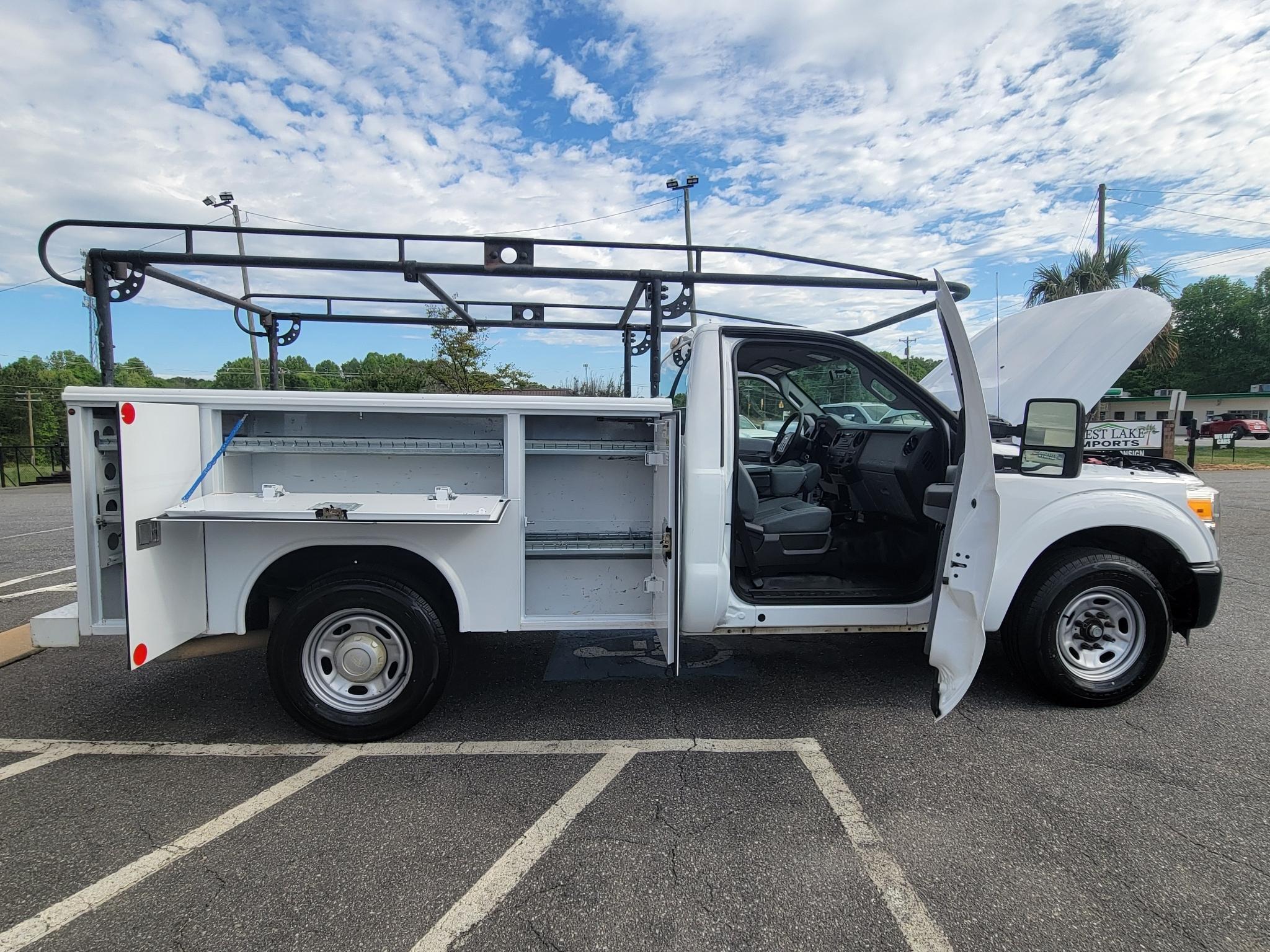 Ford Super Duty F-250 SRW 2WD Reg Cab 137" XLT 2014