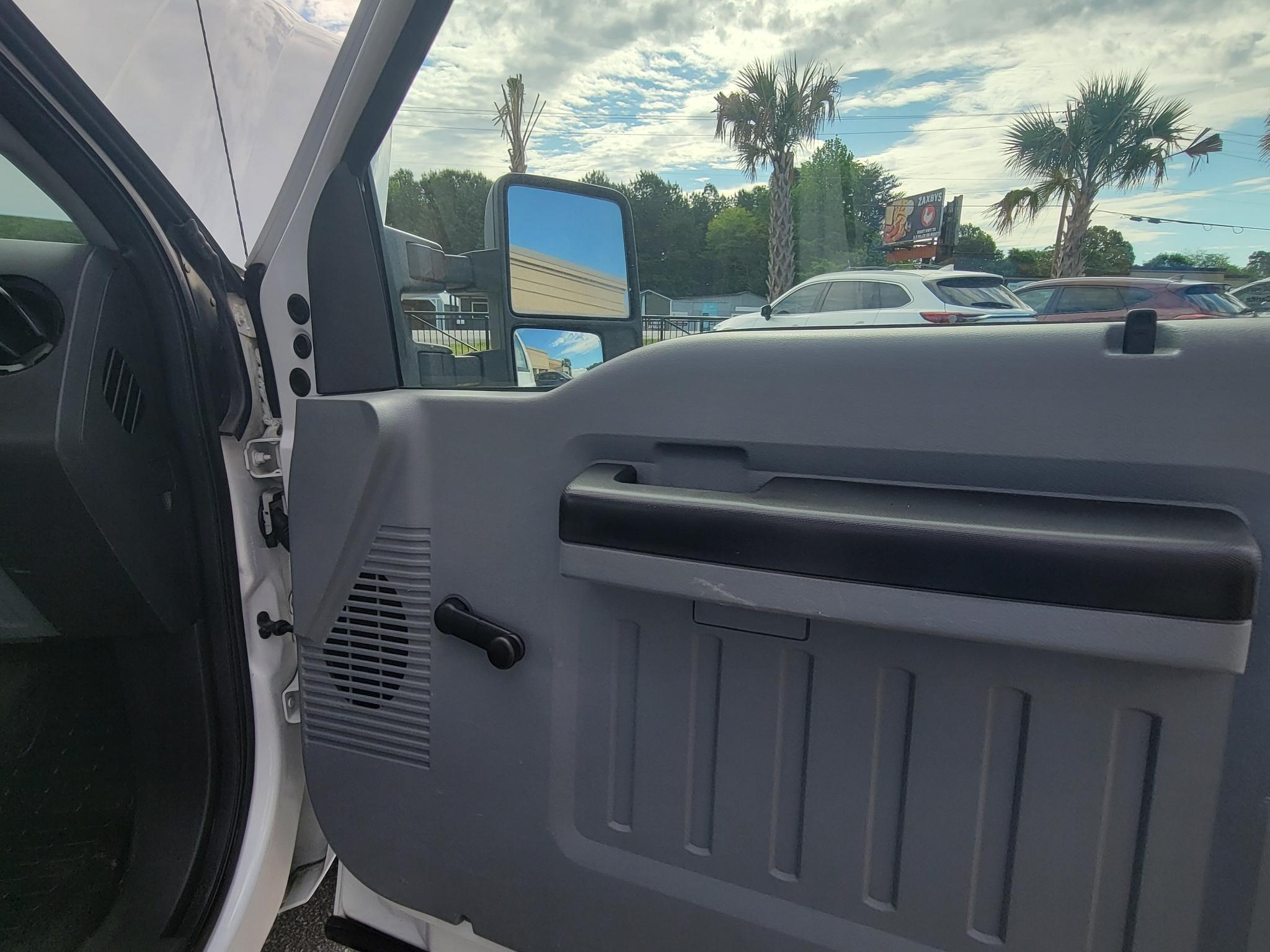 Ford Super Duty F-250 SRW 2WD Reg Cab 137" XLT 2014