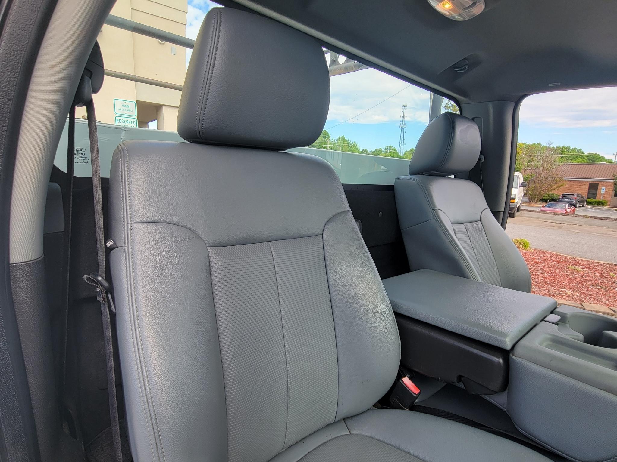 Ford Super Duty F-250 SRW 2WD Reg Cab 137" XLT 2014