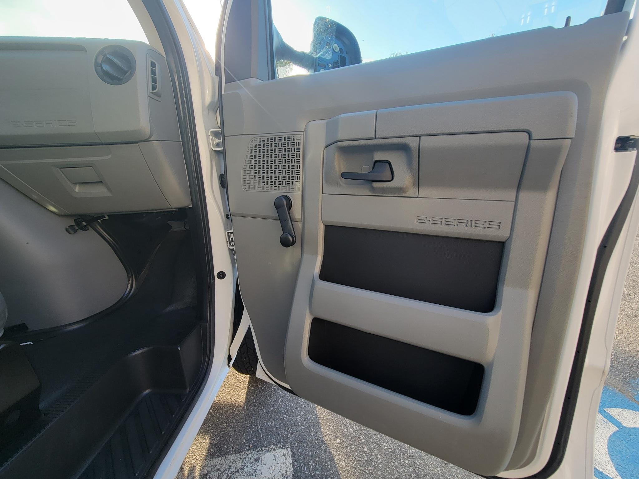Ford Econoline Cargo Van E-150 Recreational 2014