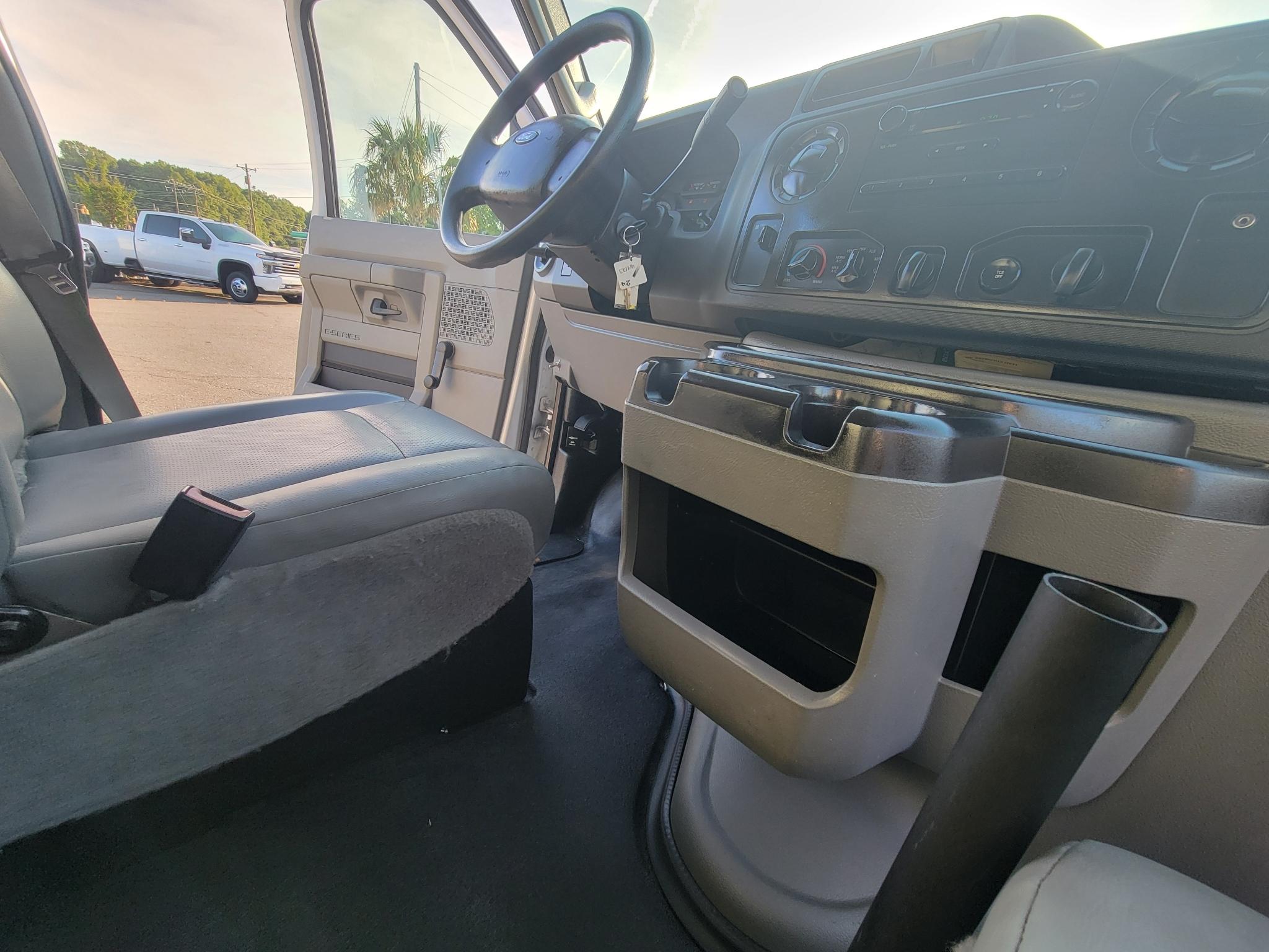 Ford Econoline Cargo Van E-150 Recreational 2014