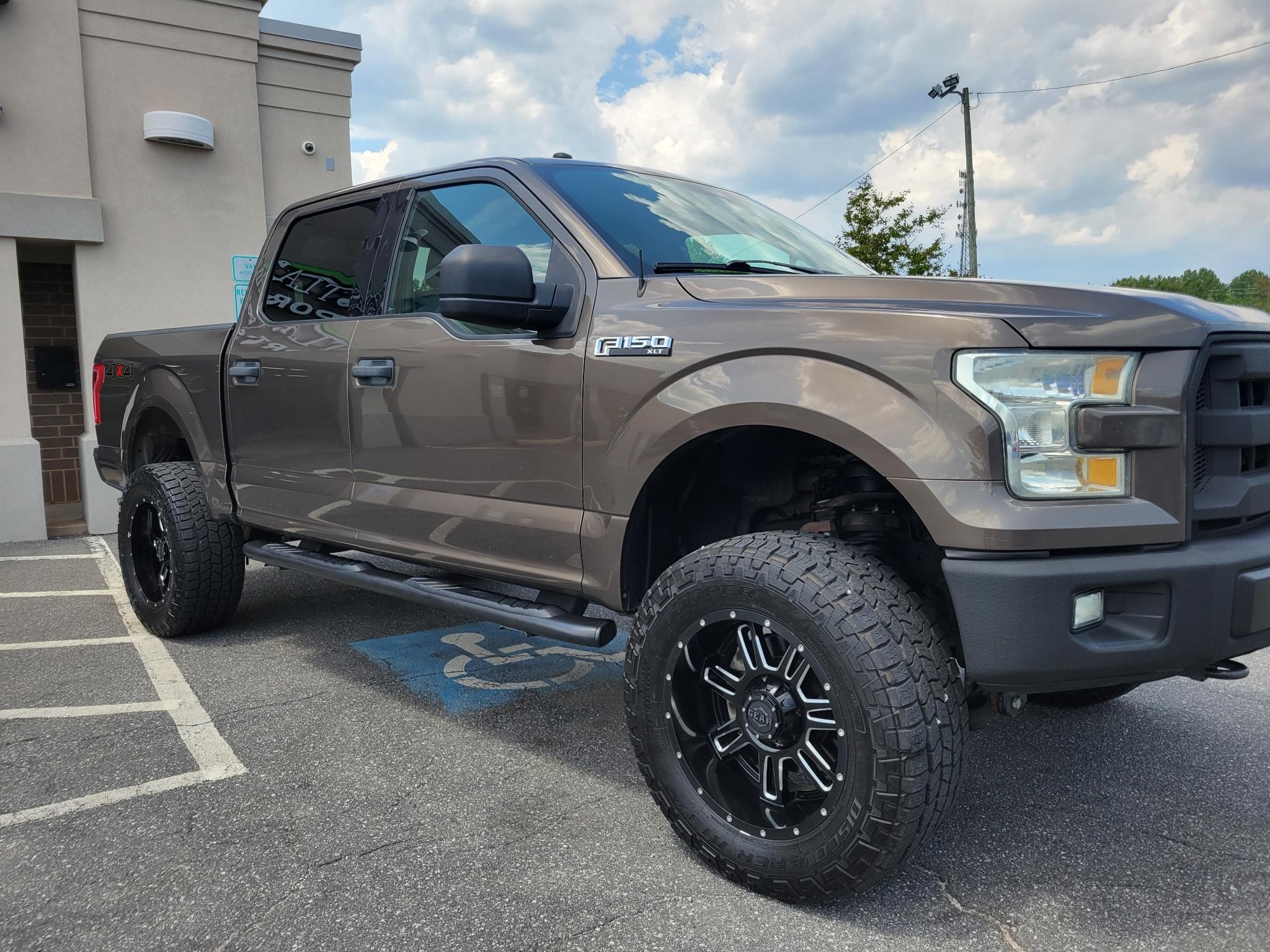 Ford F-150 4WD SuperCrew 145" XL 2016