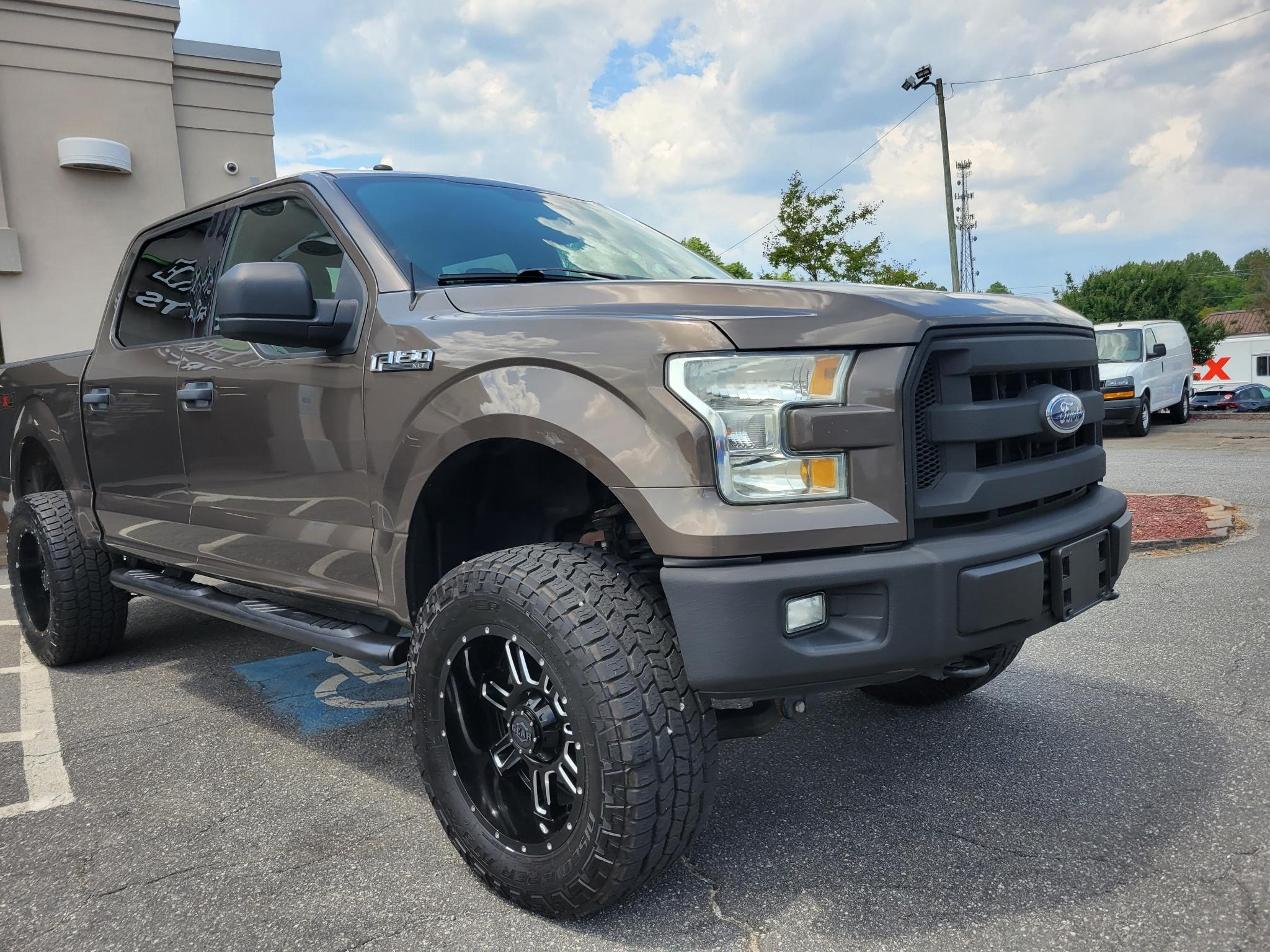 Ford F-150 4WD SuperCrew 145" XL 2016